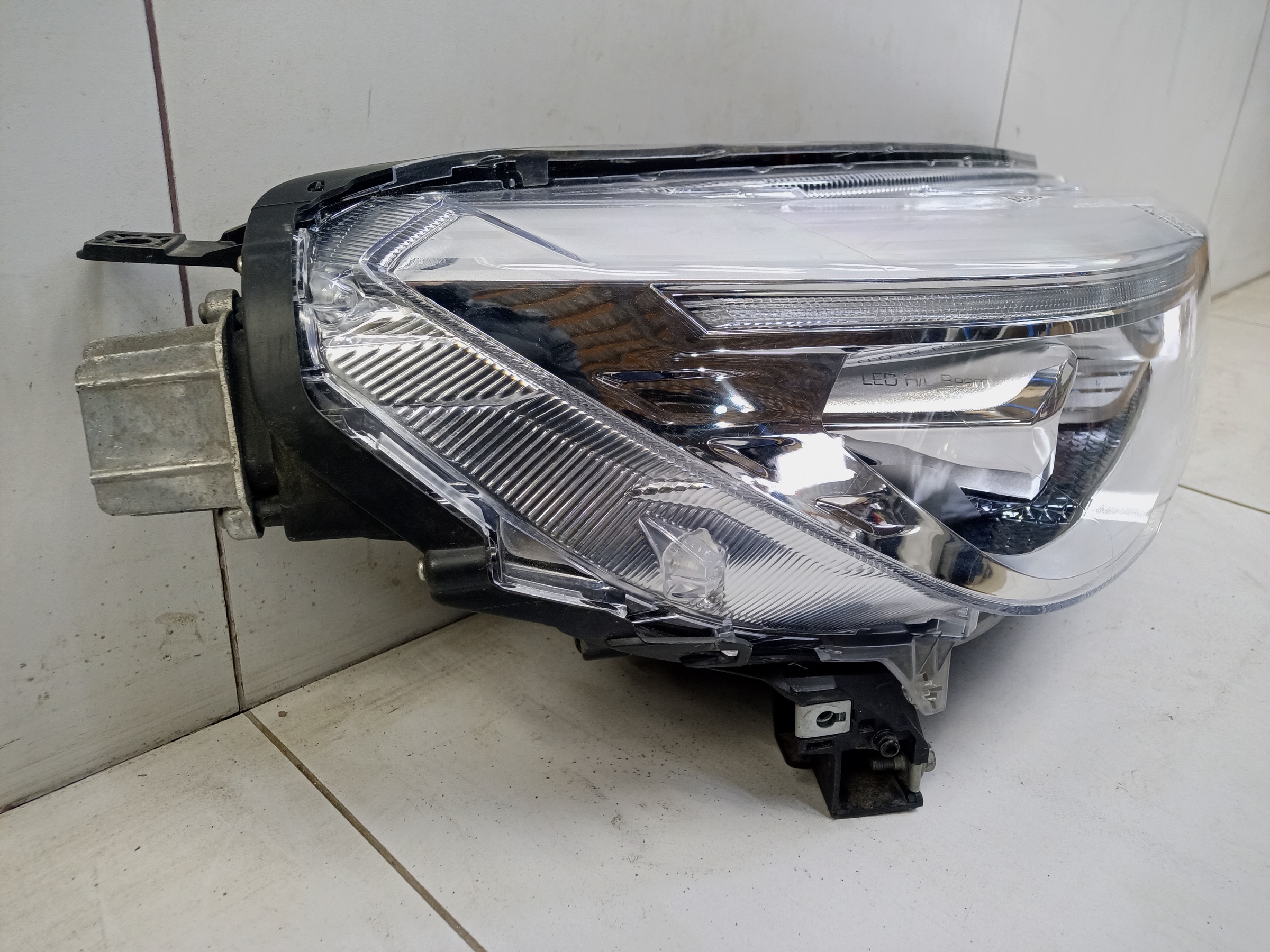 Фара передняя правая Haval M6 2 LED