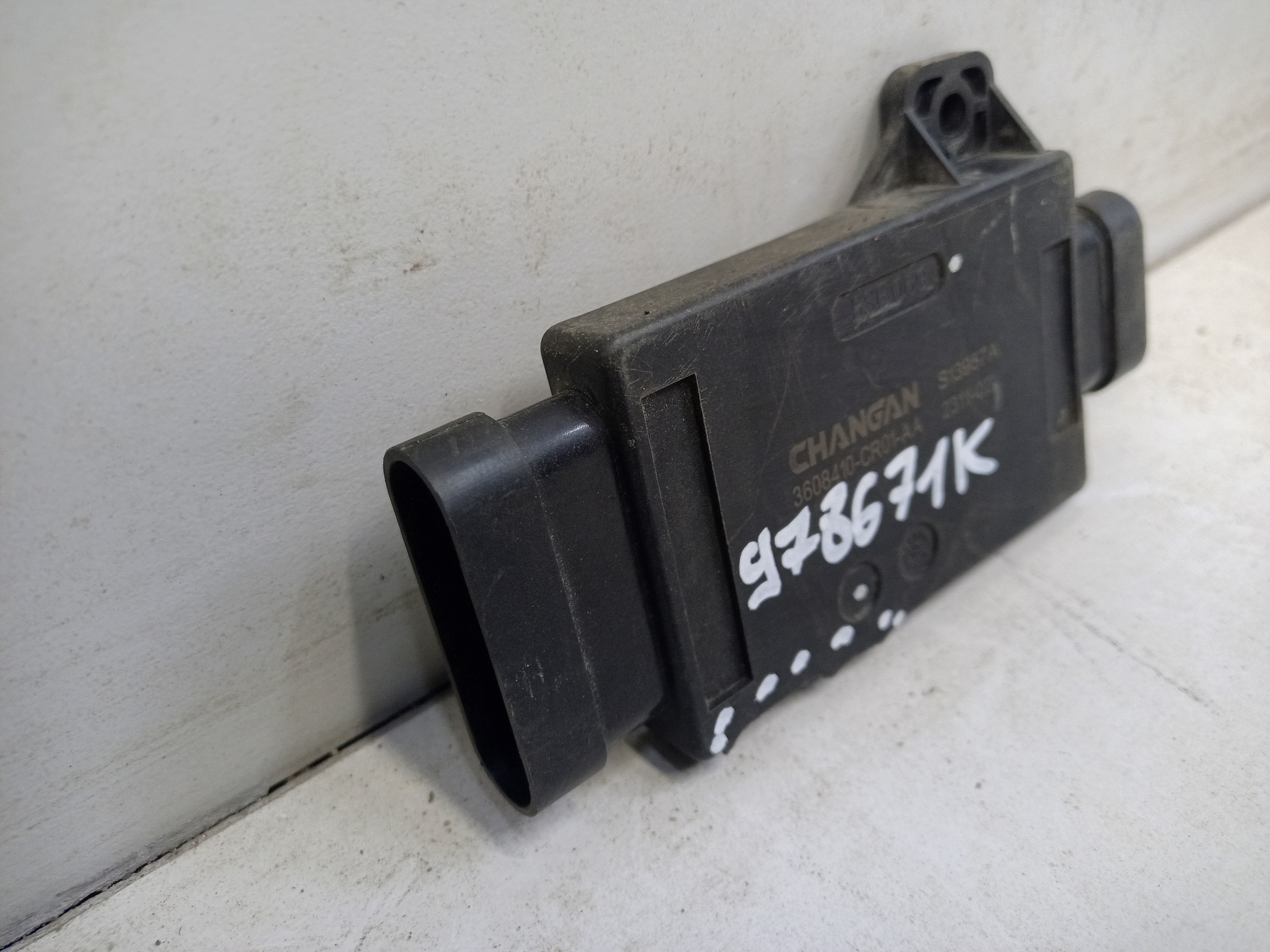 Датчик открытия крышки багажника Changan UNI-K