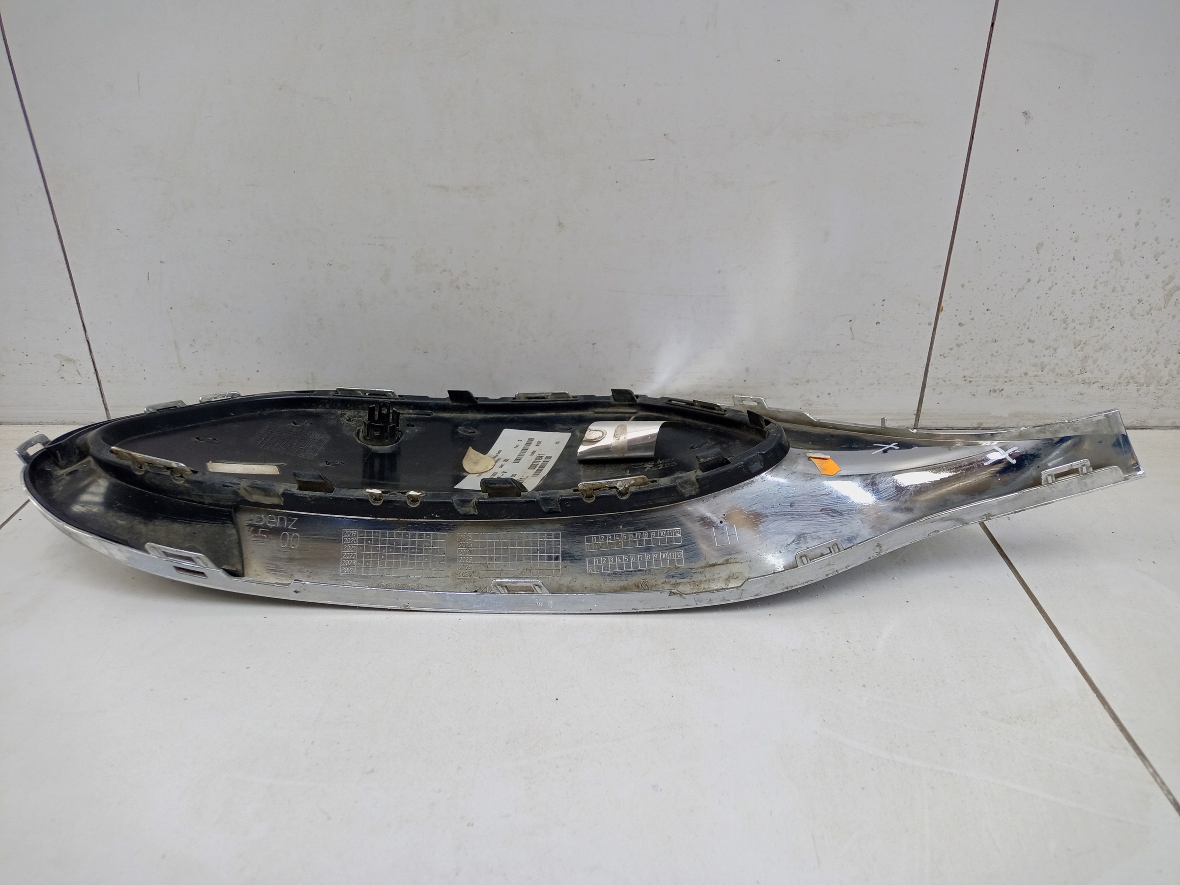 Решетка переднего бампера левая Mercedes Benz S-Klasse W223 Maybach