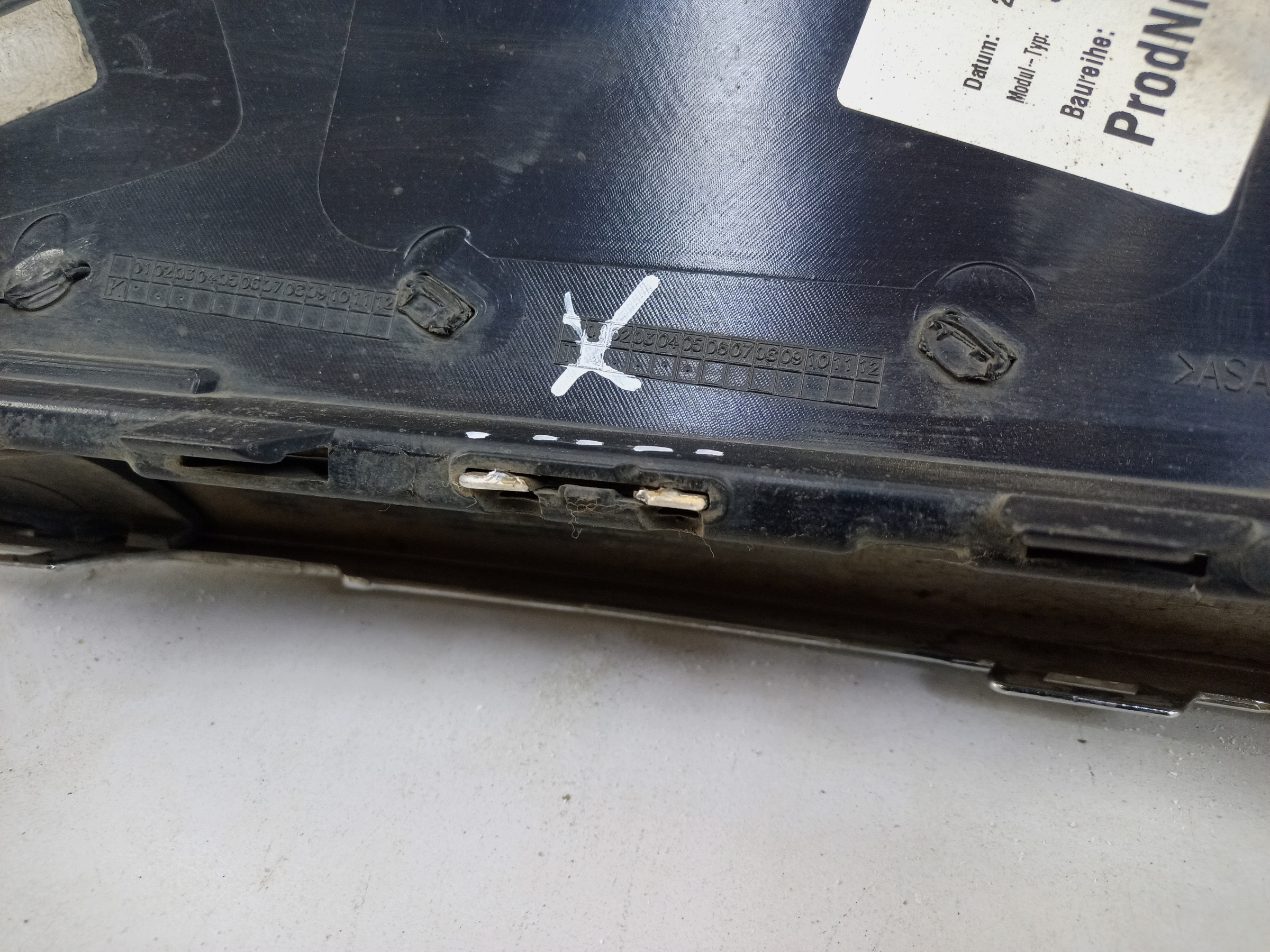 Решетка переднего бампера левая Mercedes Benz S-Klasse W223 Maybach