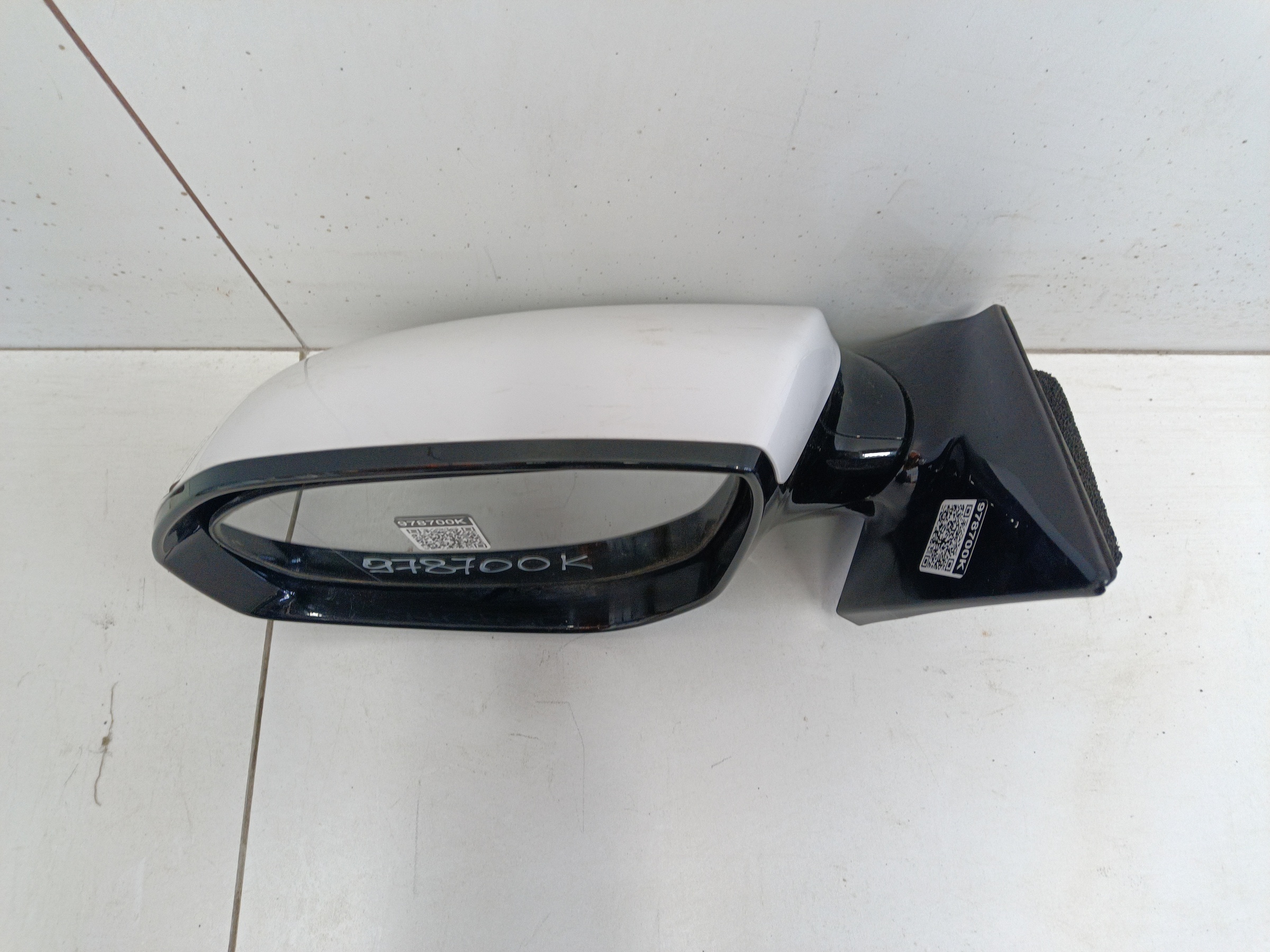 Зеркало левое Hyundai Grand Santa Fe 3 14 контактов