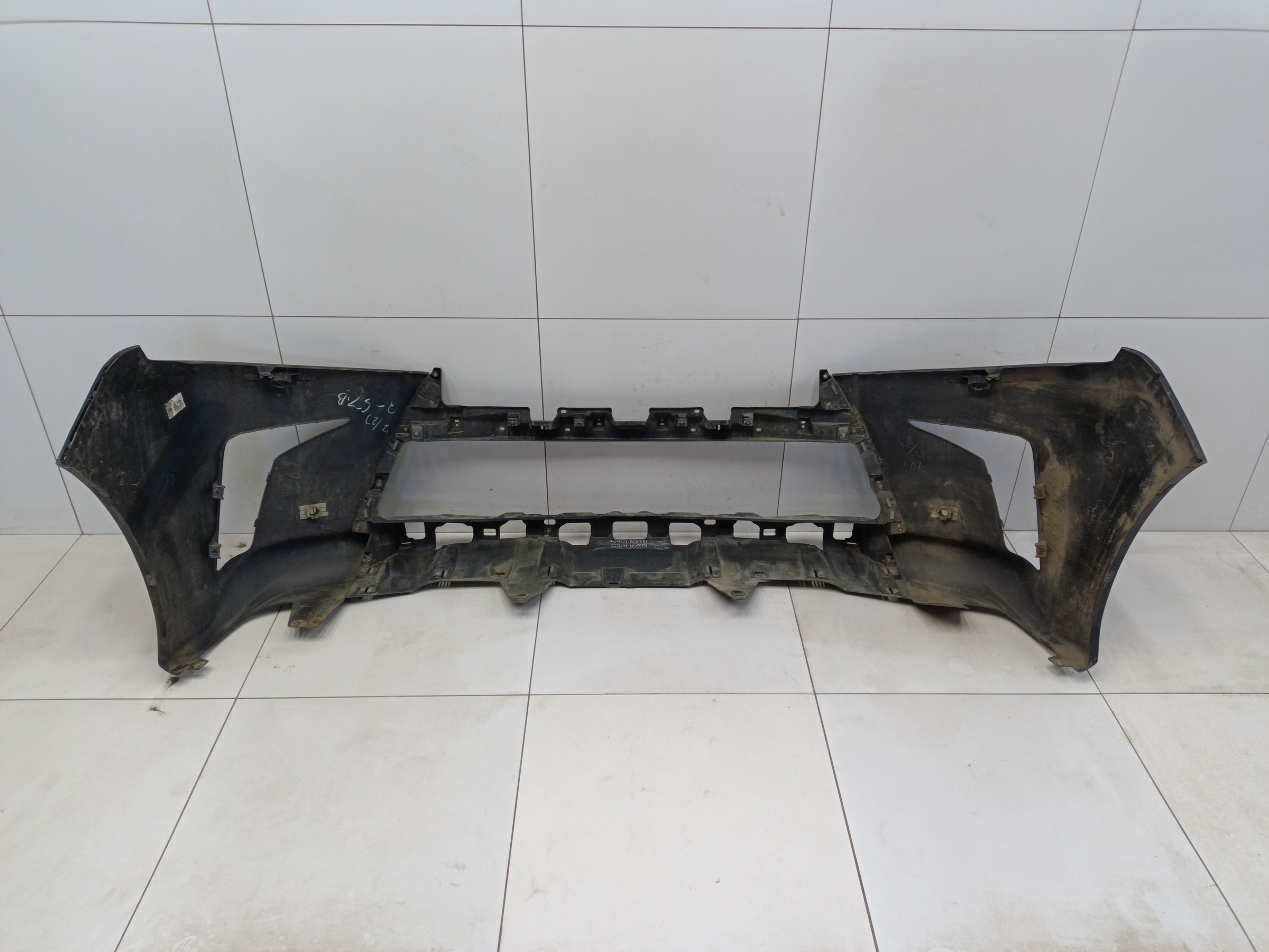 Бампер передний Lexus LX 3 Restail 2