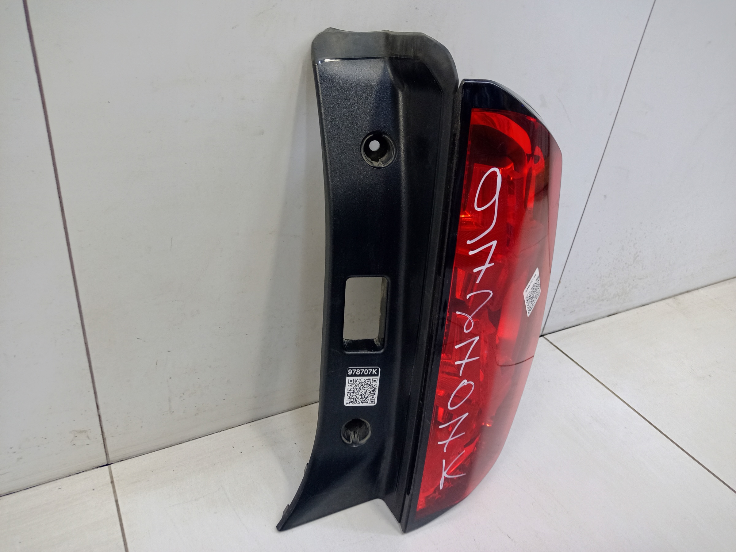 Фонарь задний правый Haval H3