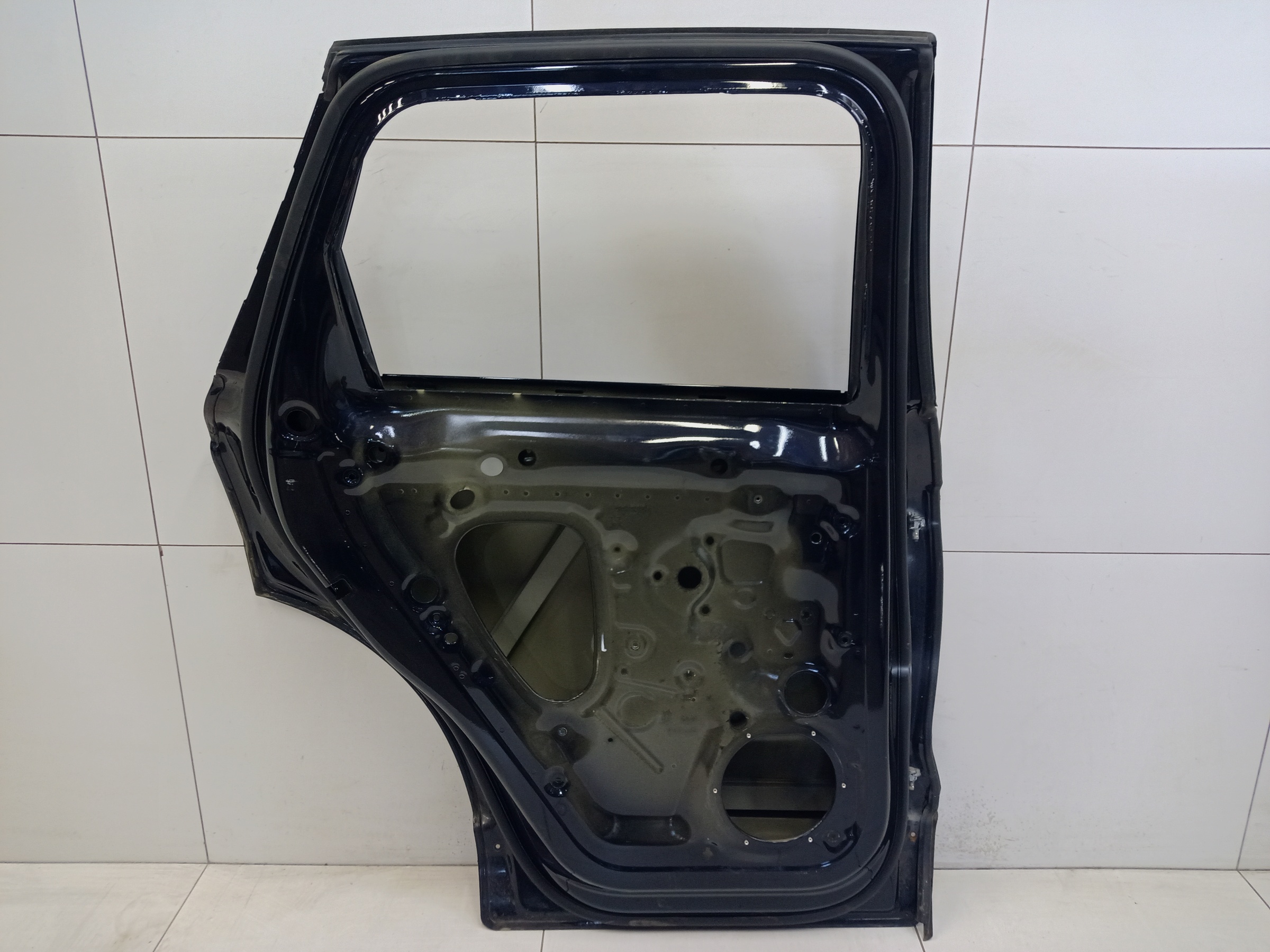 Дверь задняя левая Volkswagen Touareg 3
