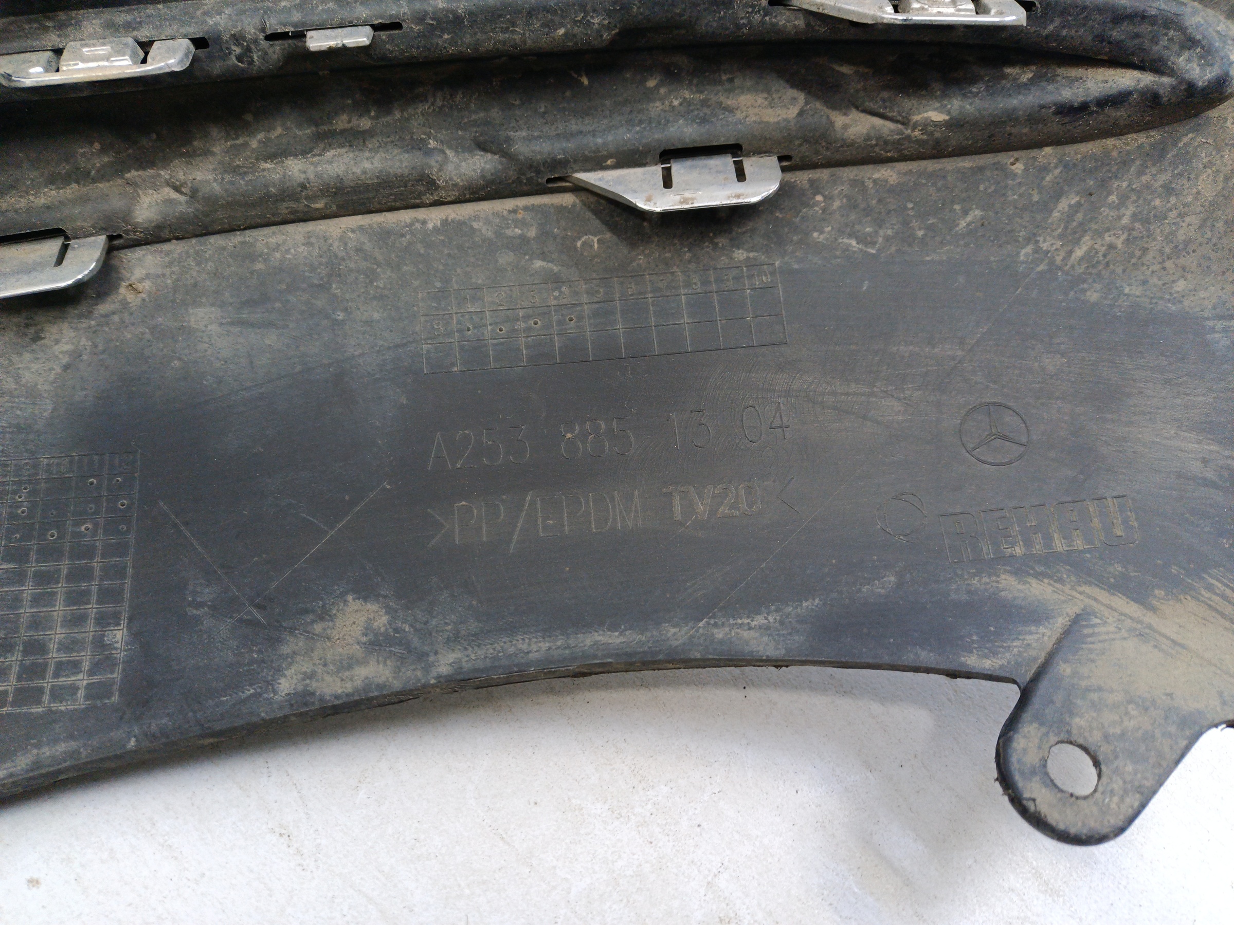 Юбка переднего бампера Mercedes-Benz GLC-klasse C253 Coupe Restail