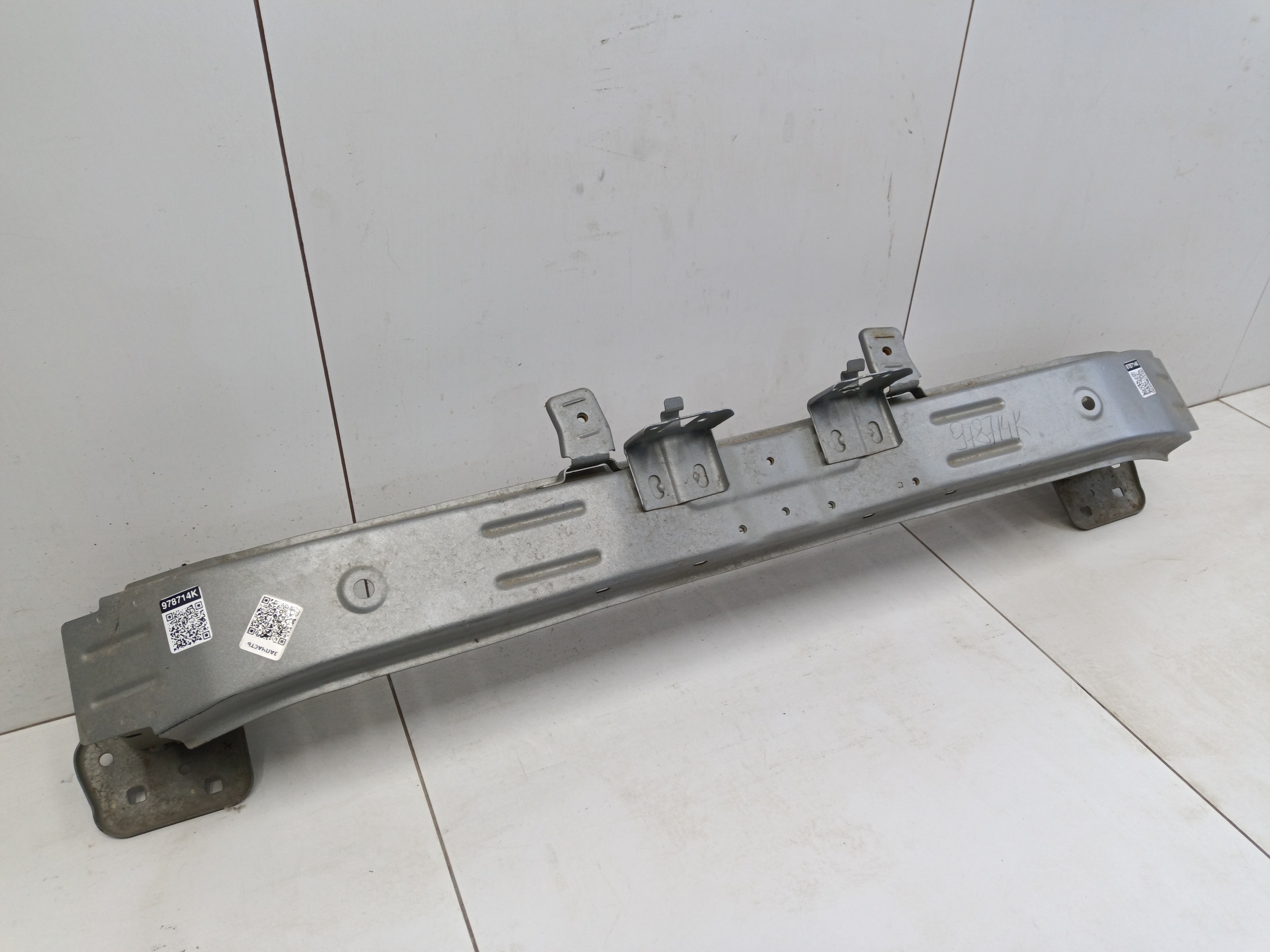 Усилитель переднего бампера Haval F7