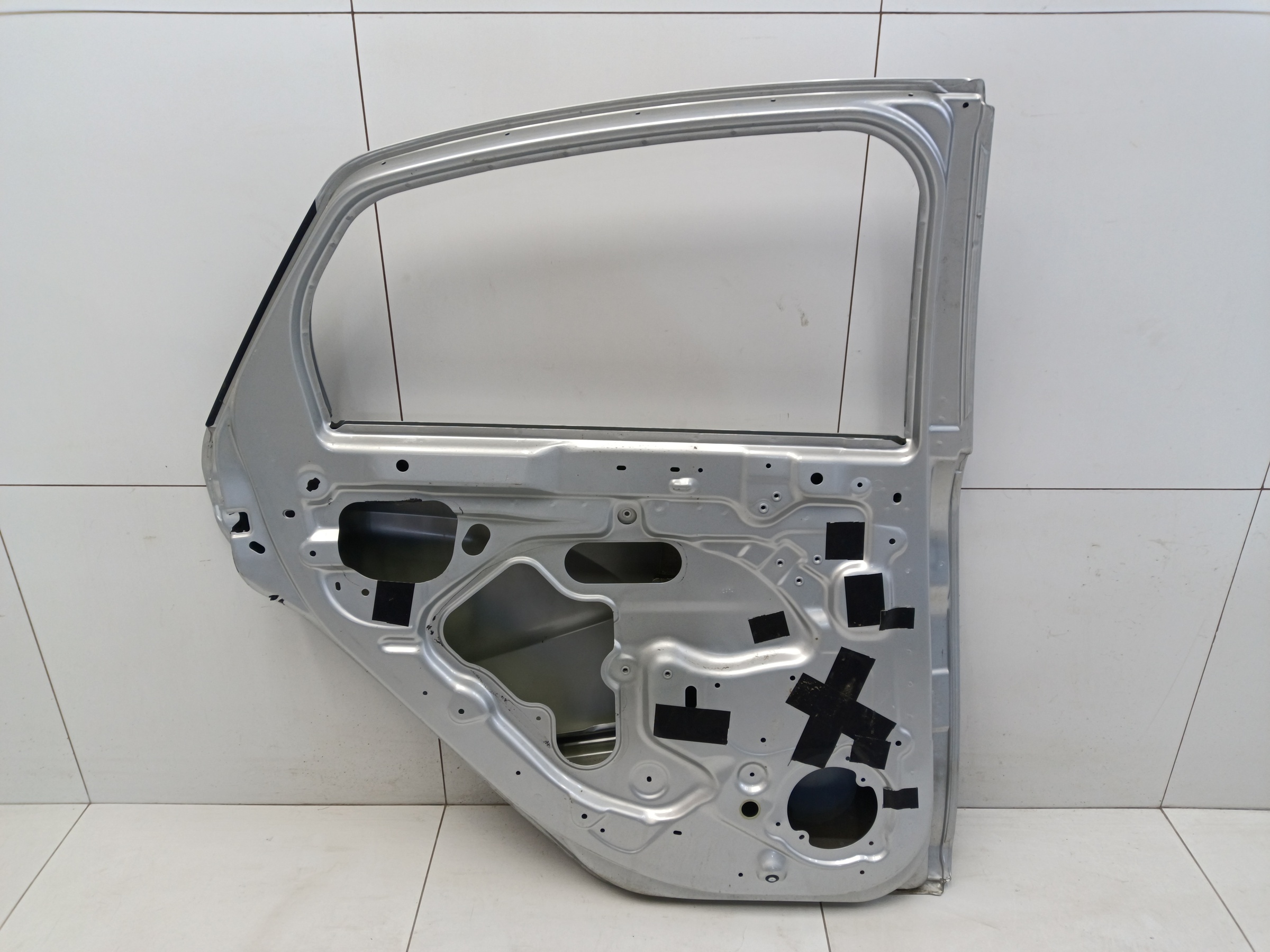 Дверь задняя левая Lada Vesta Sedan