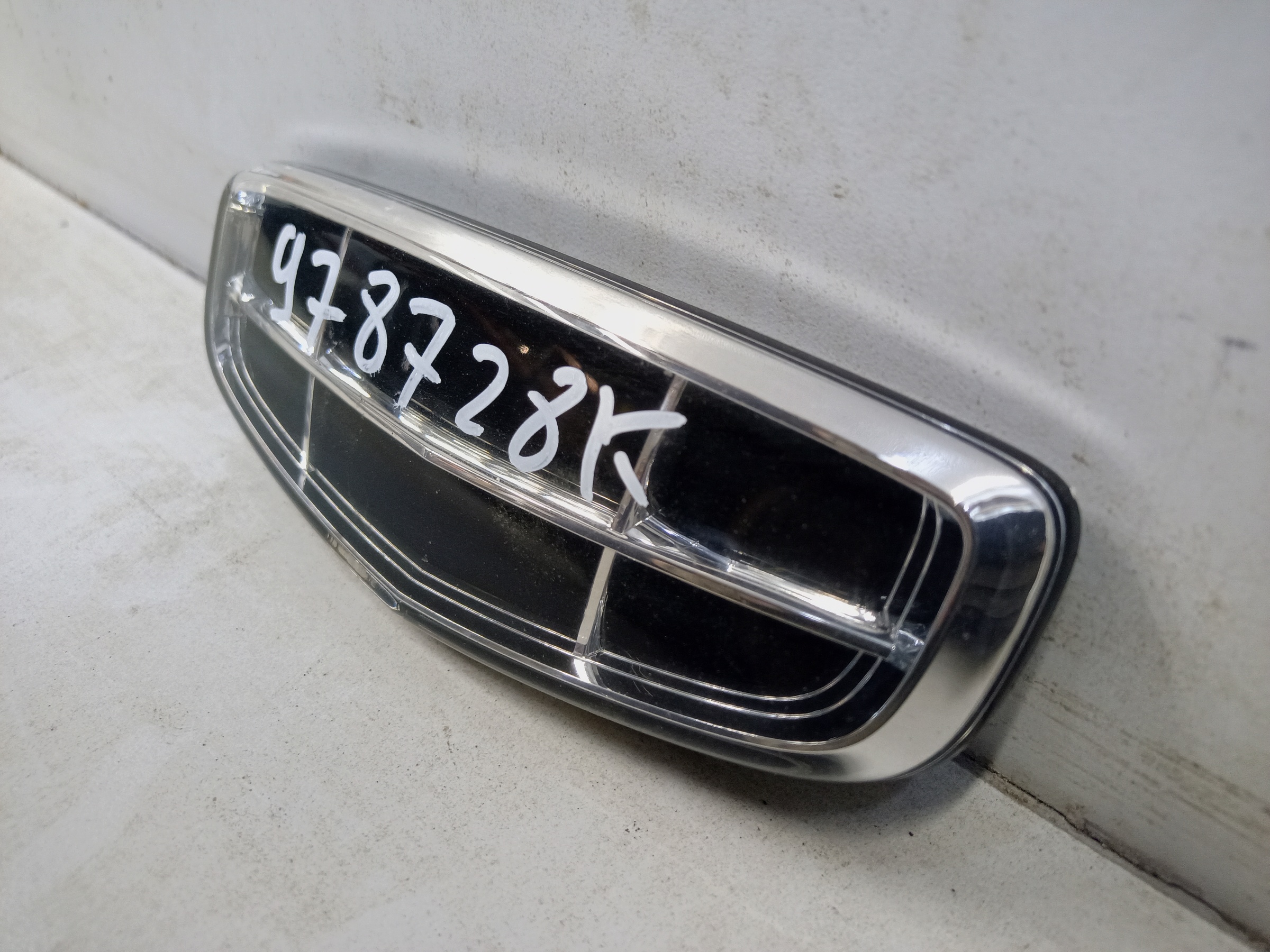 Эмблема решетки радиатора Geely Coolray