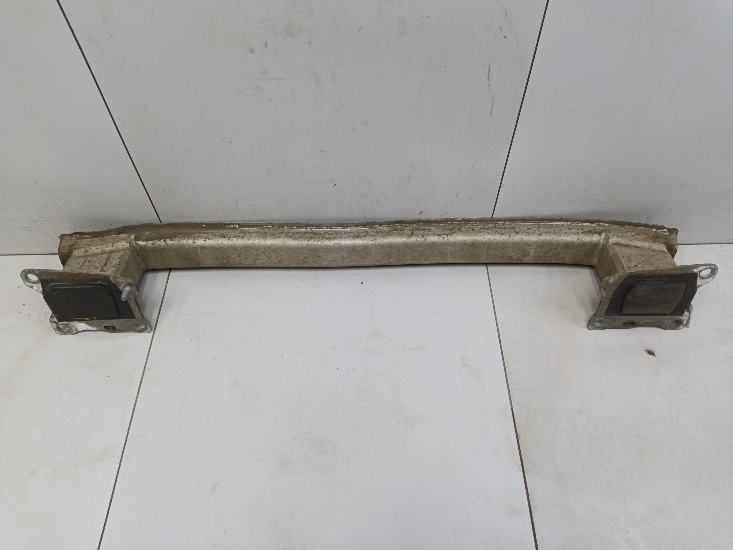 Усилитель заднего бампера Audi A4 B9 Sedan