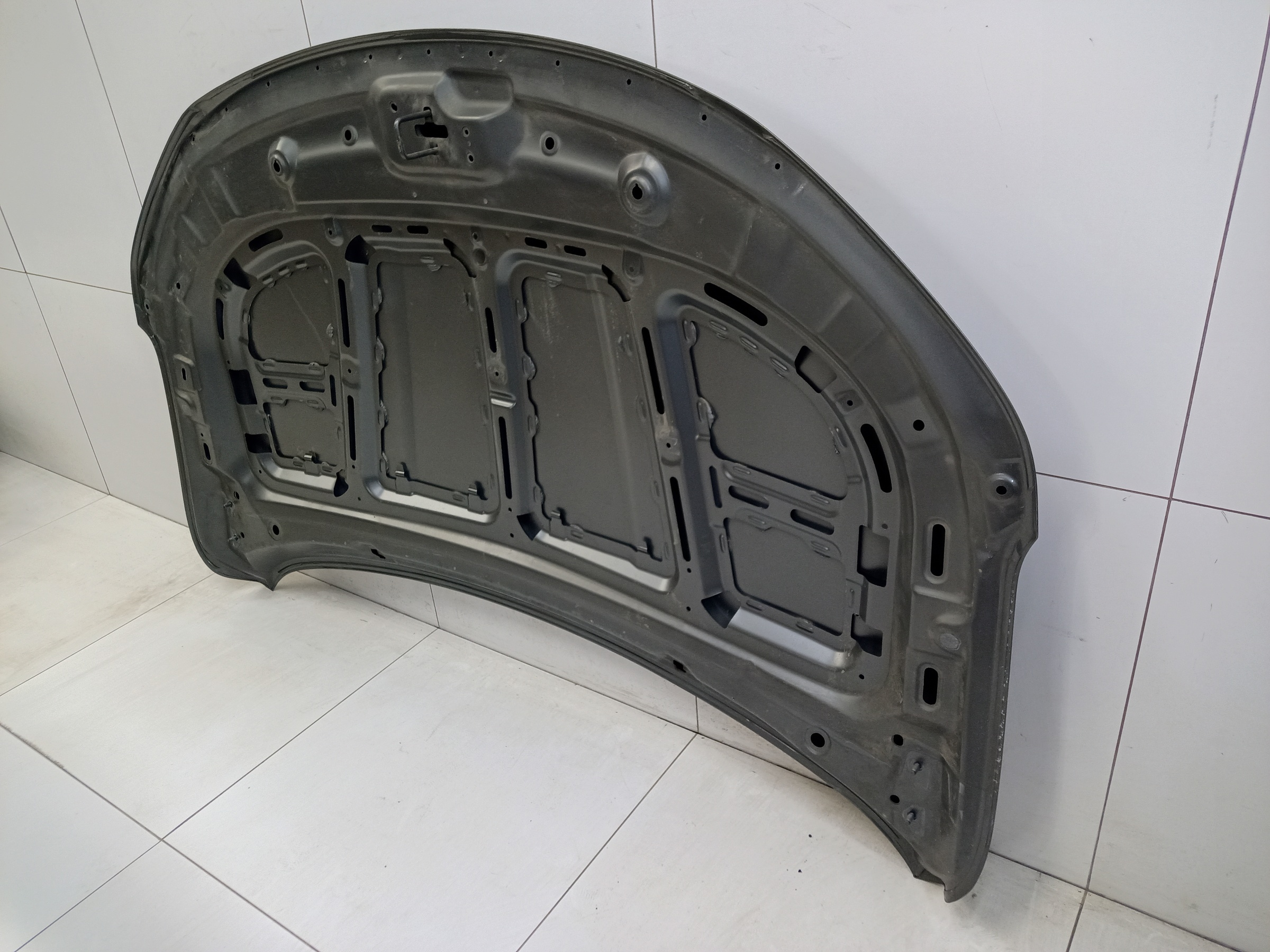 Капот Geely Coolray