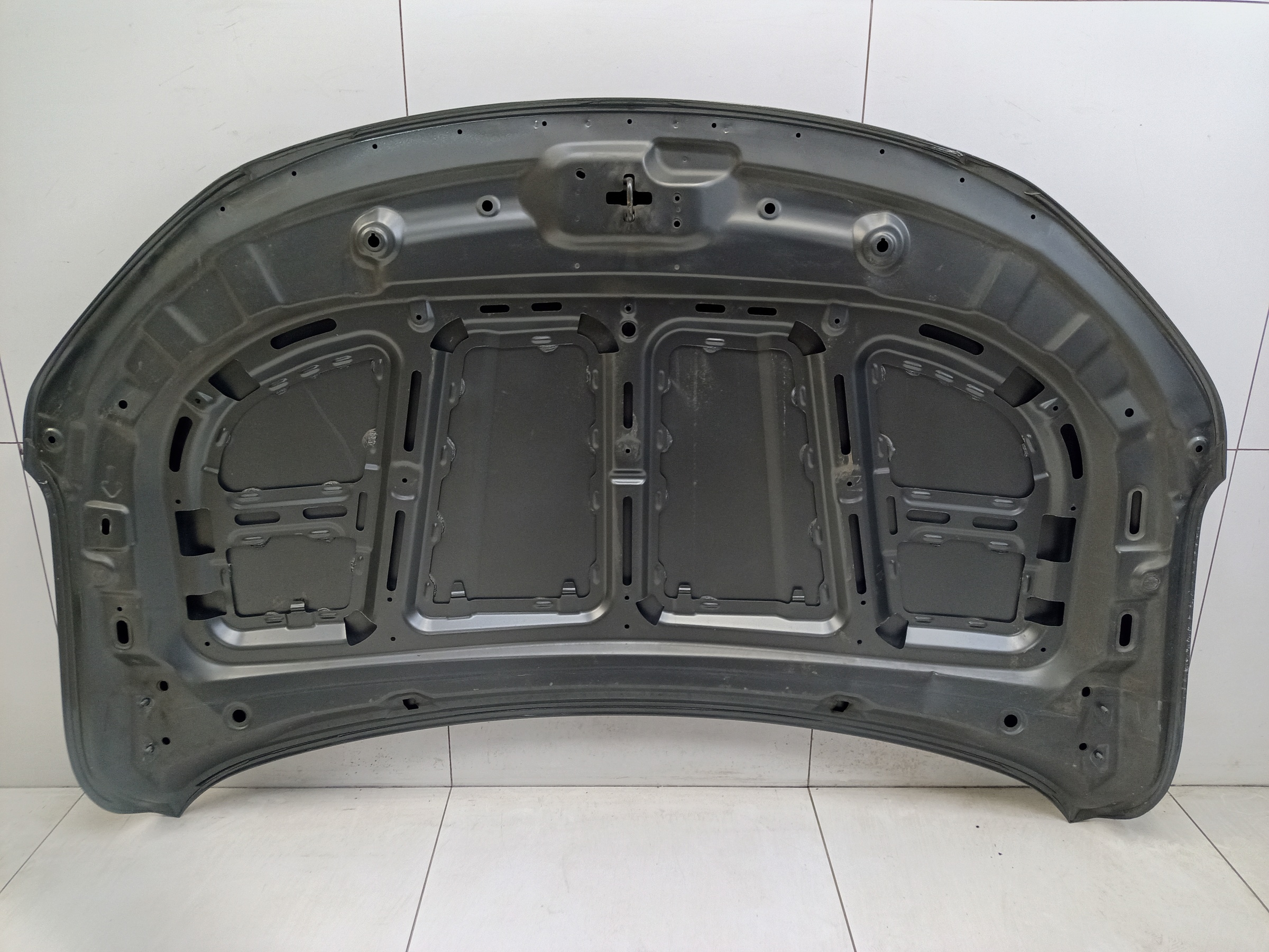 Капот Geely Coolray