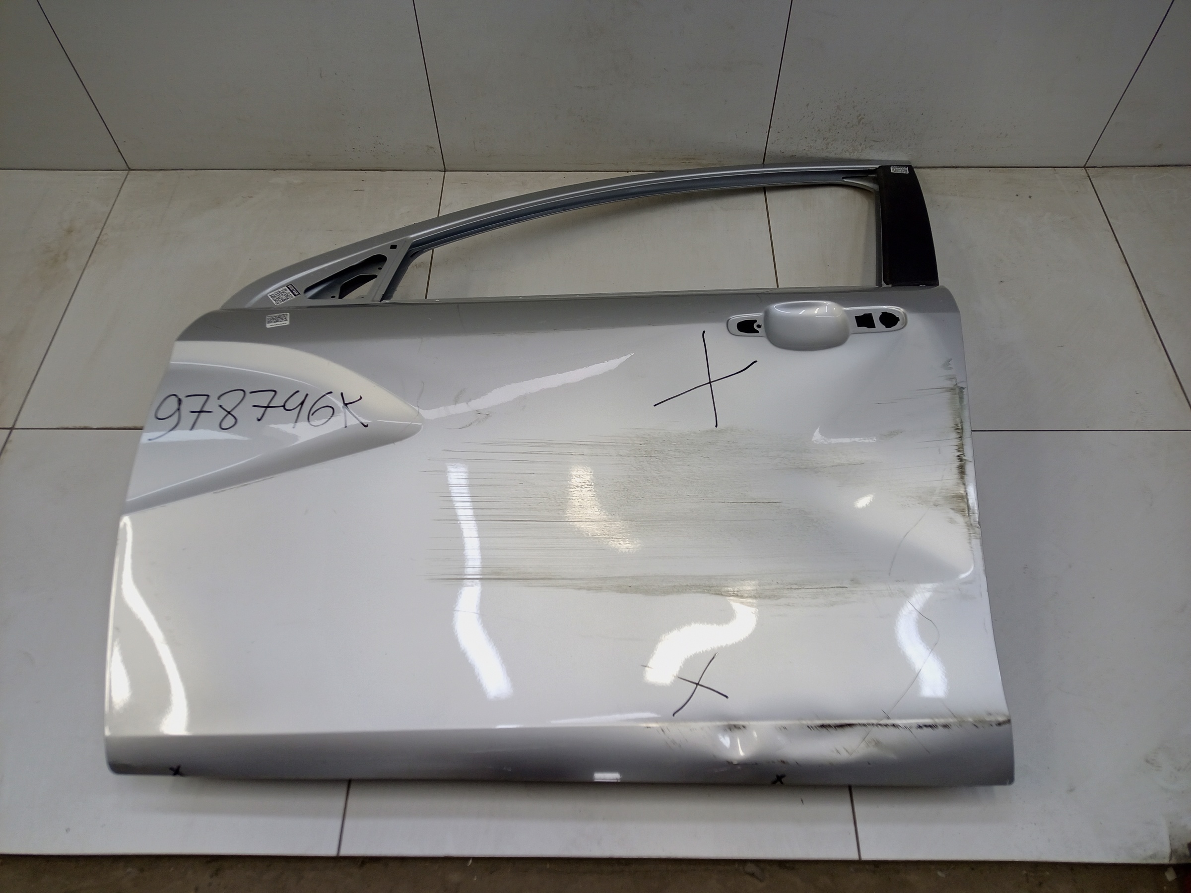 Дверь передняя левая Lada Vesta