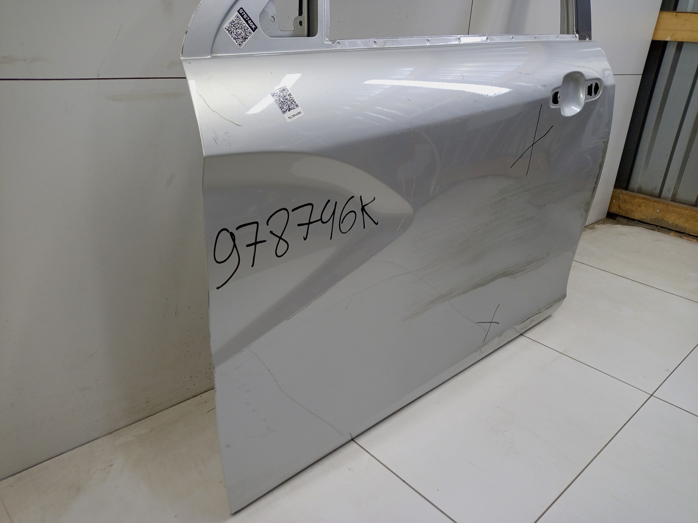 Дверь передняя левая Lada Vesta