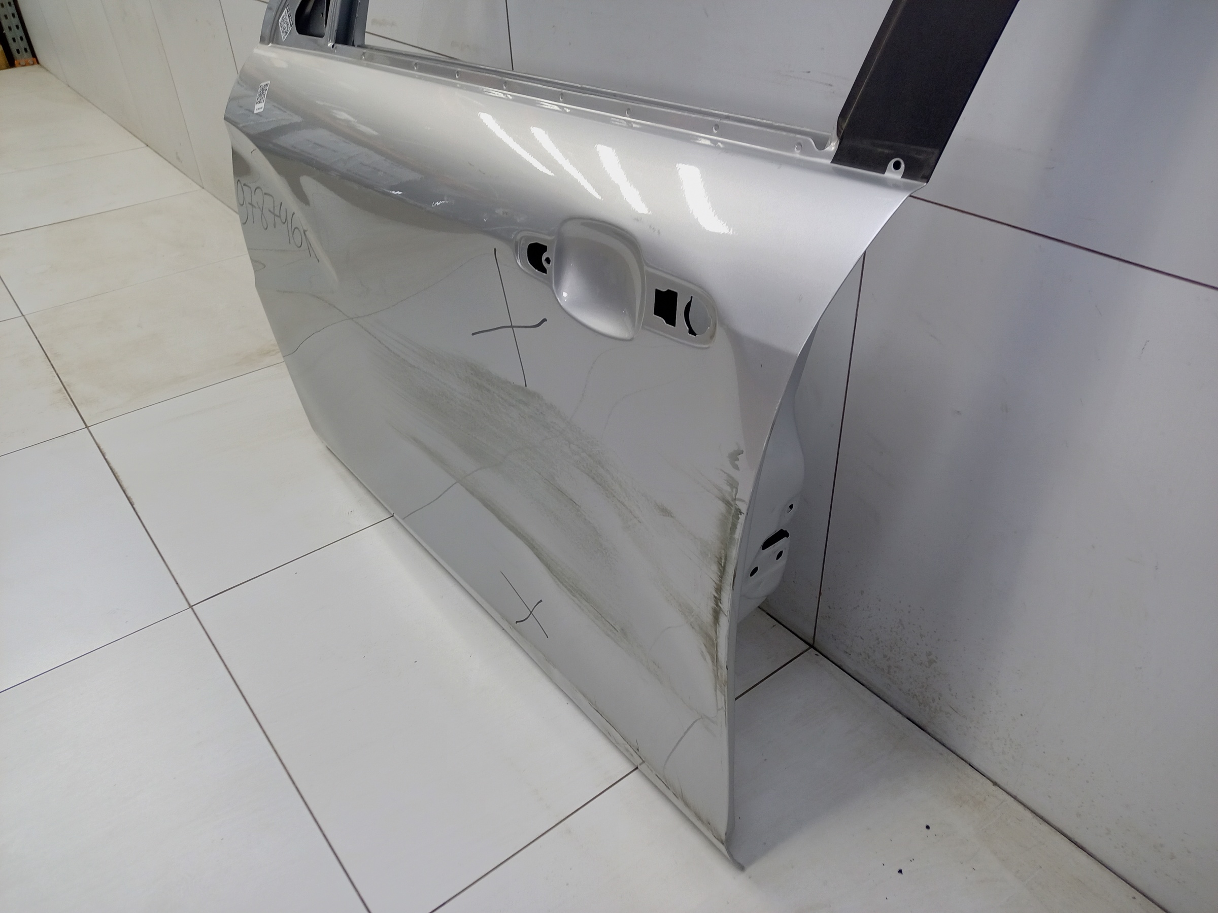 Дверь передняя левая Lada Vesta