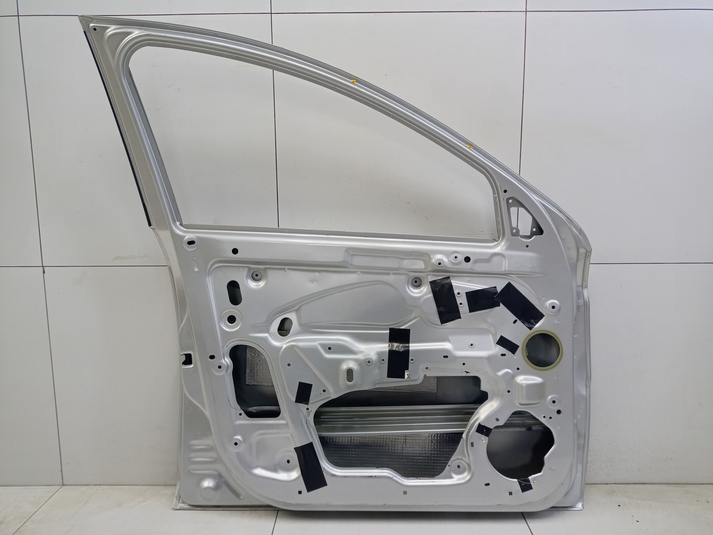 Дверь передняя левая Lada Vesta