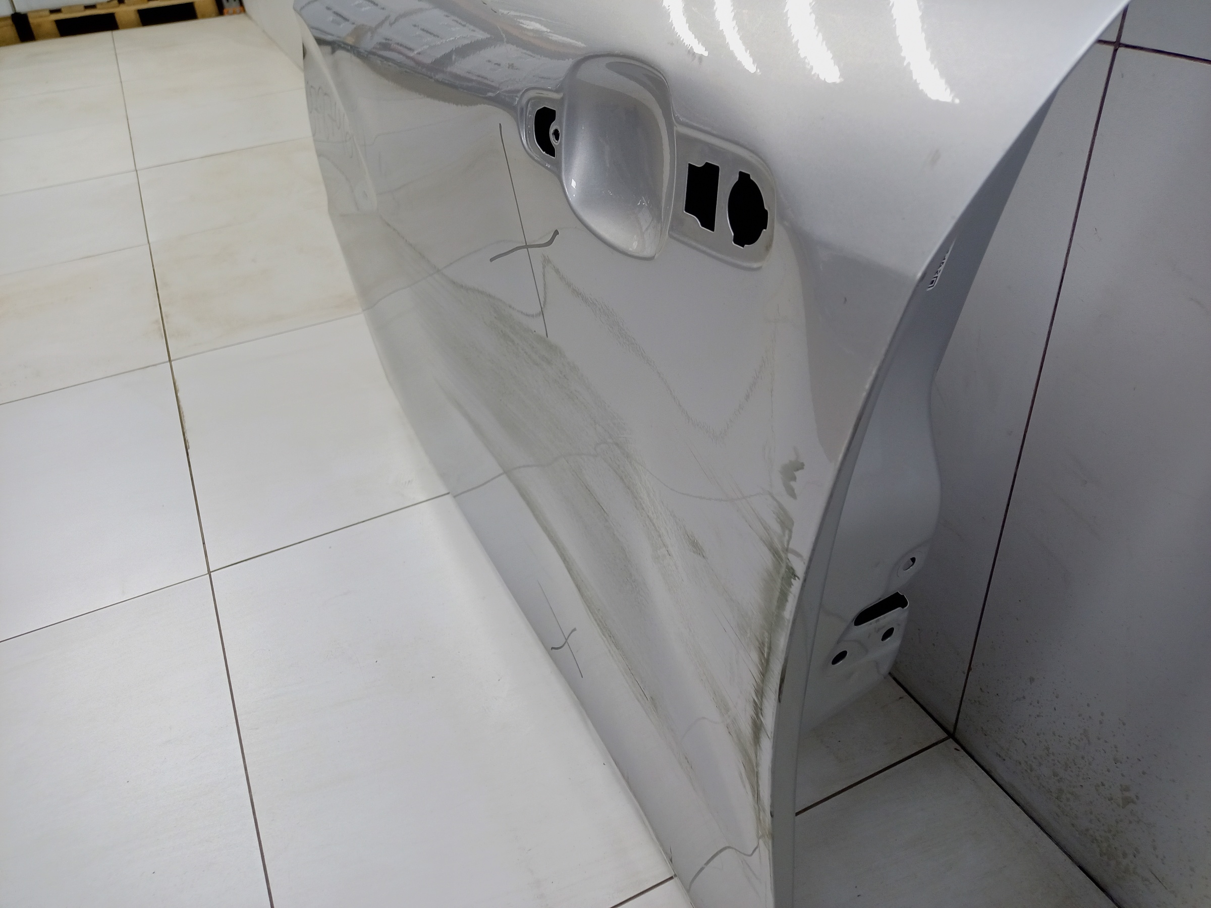 Дверь передняя левая Lada Vesta