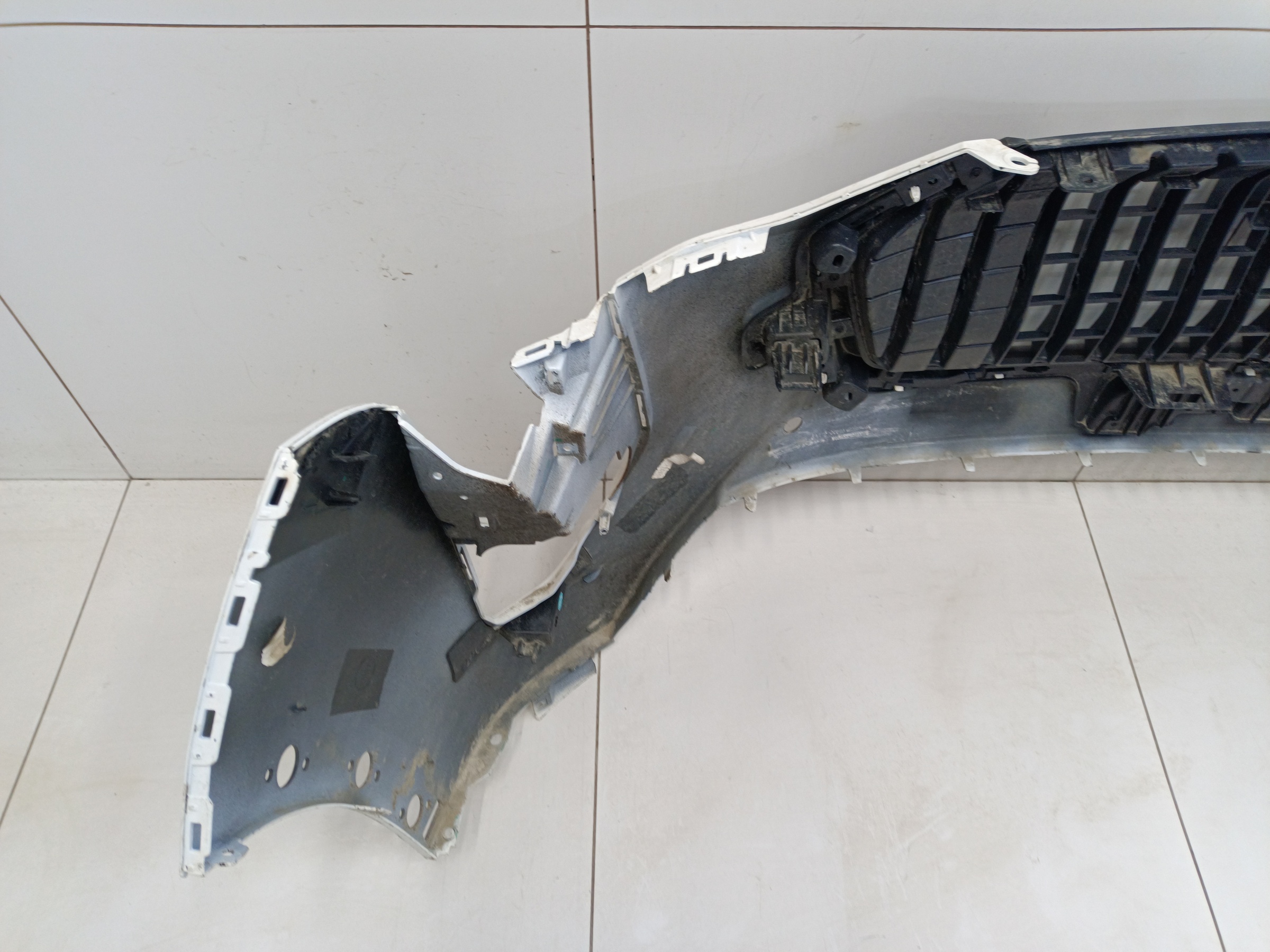 Бампер передний Haval Jolion Restail с отверстиями под накладки