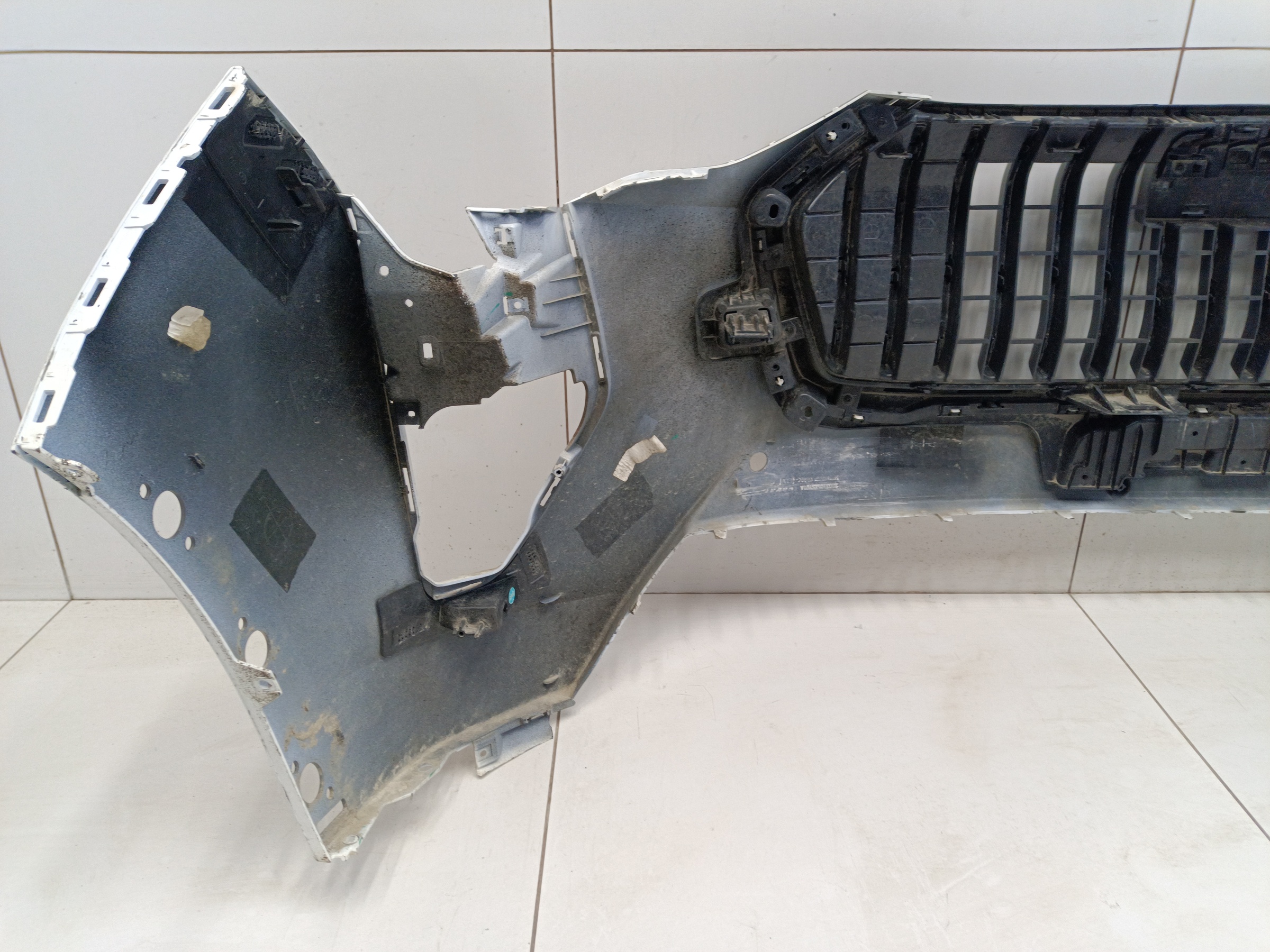 Бампер передний Haval Jolion Restail с отверстиями под накладки