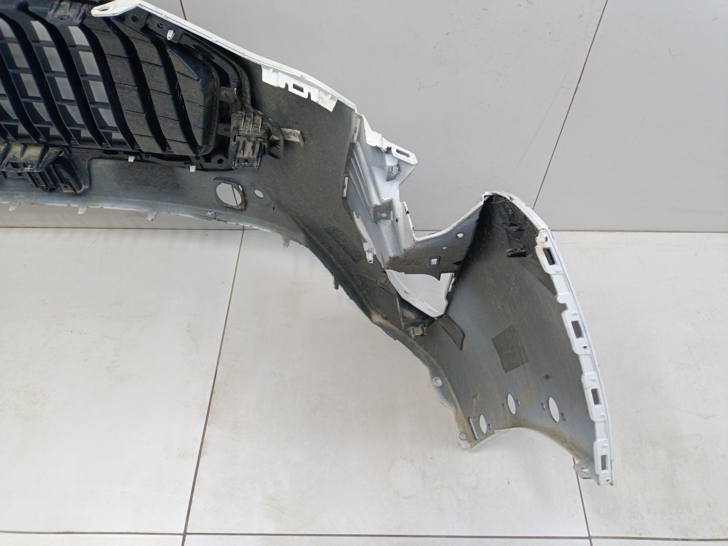 Бампер передний Haval Jolion Restail с отверстиями под накладки