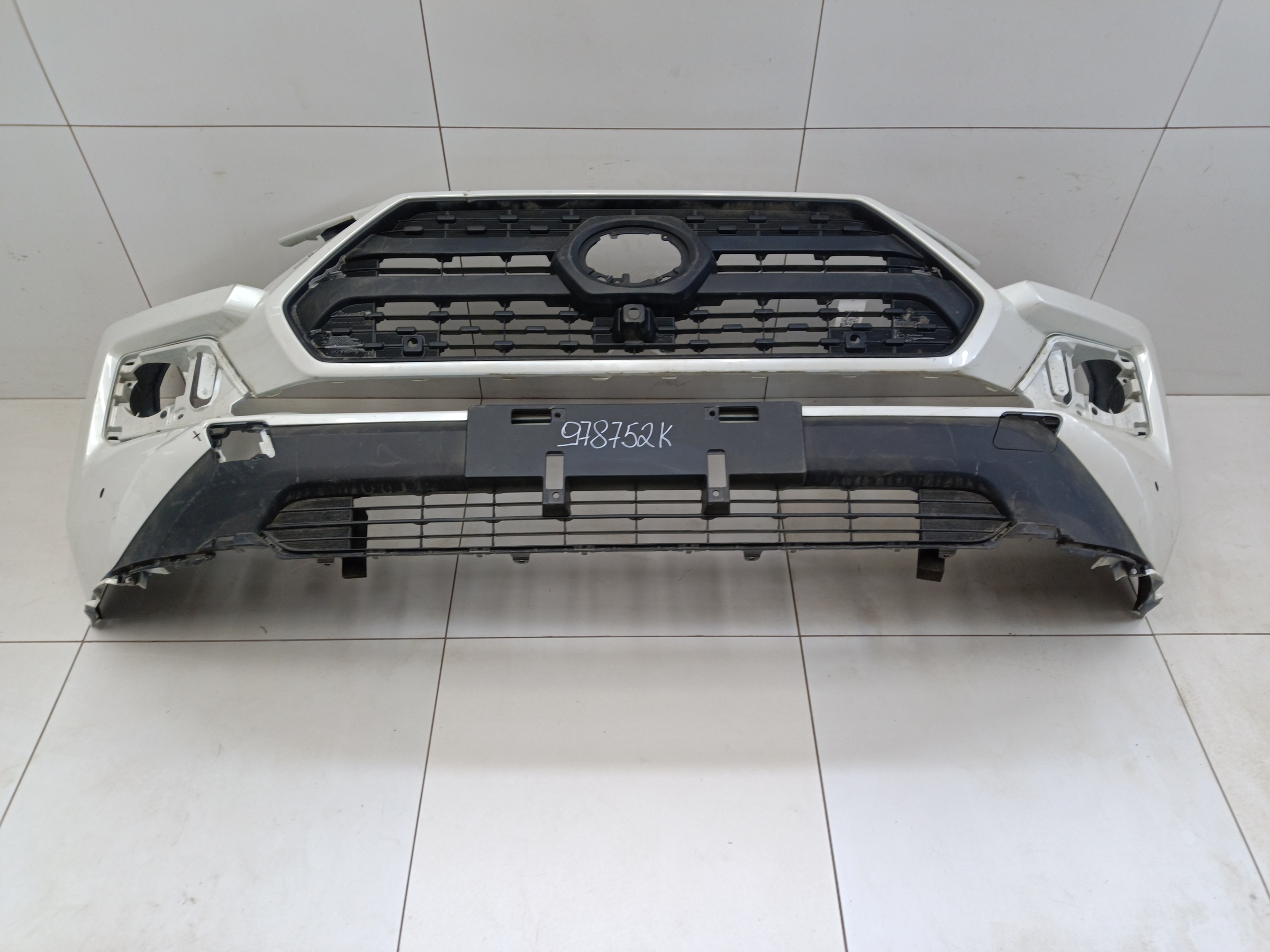 Бампер передний Toyota RAV4 XA50 Restail