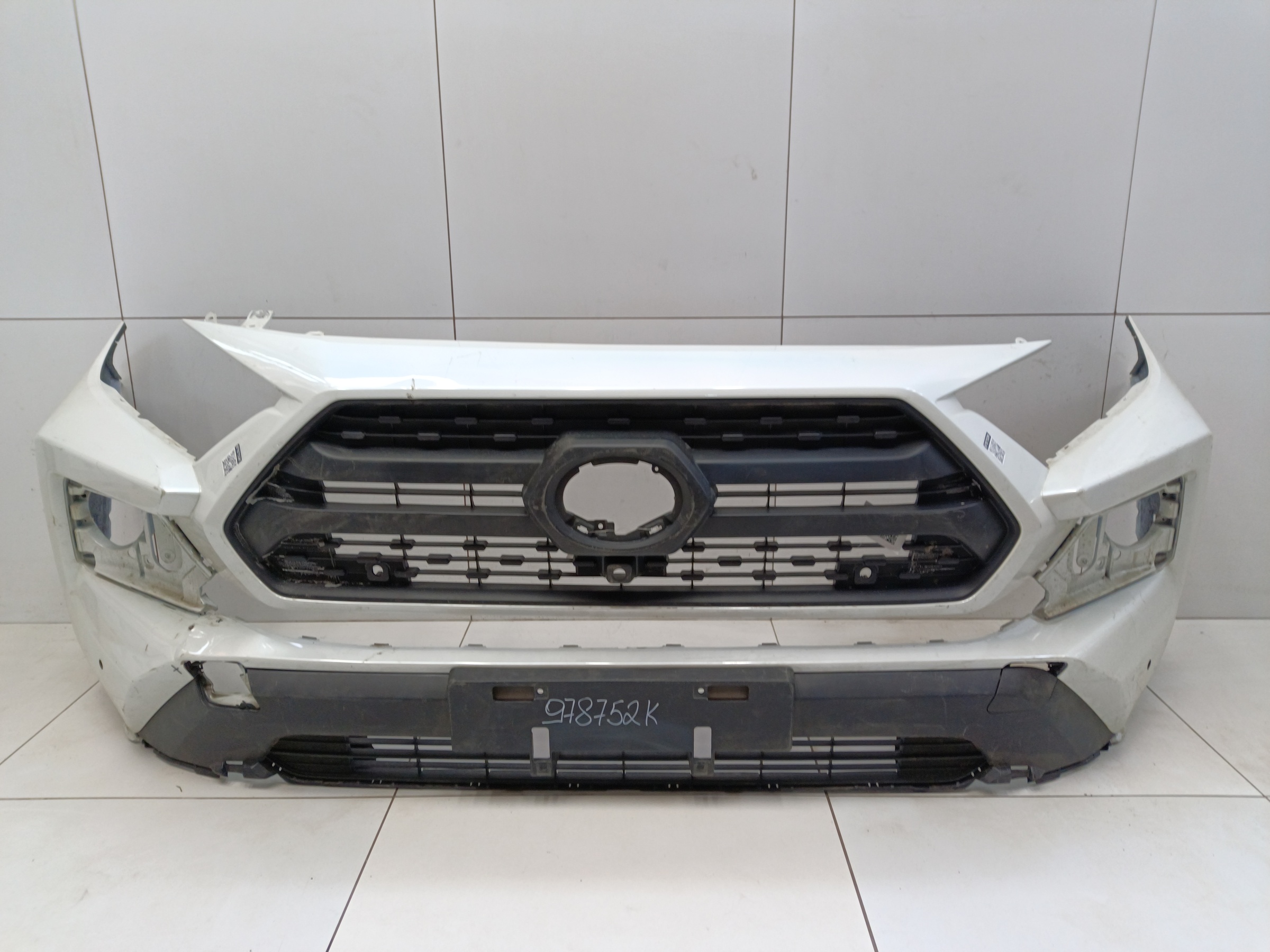 Бампер передний Toyota RAV4 XA50 Restail