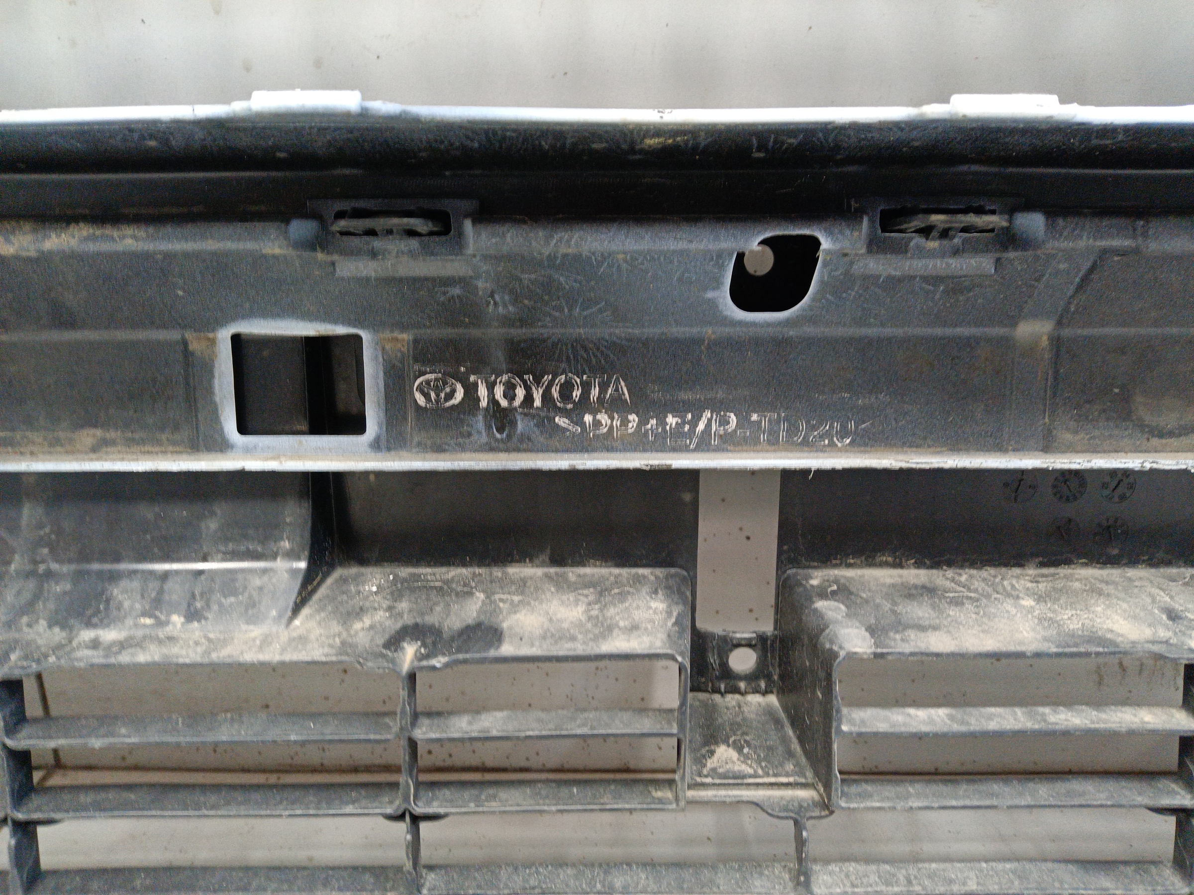 Бампер передний Toyota RAV4 XA50 Restail