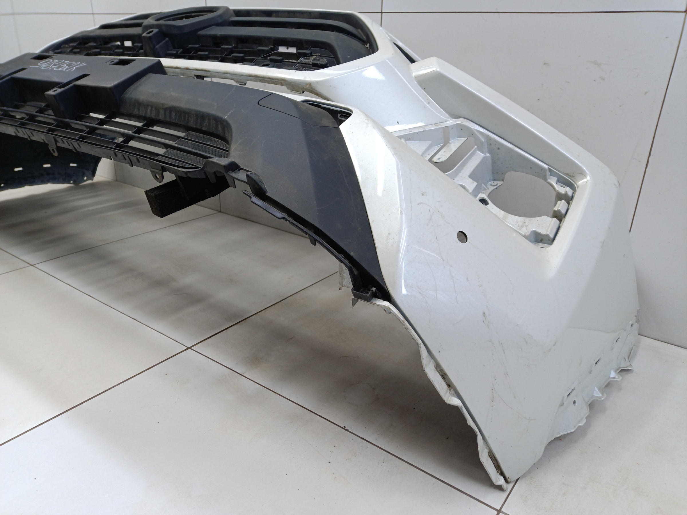 Бампер передний Toyota RAV4 XA50 Restail