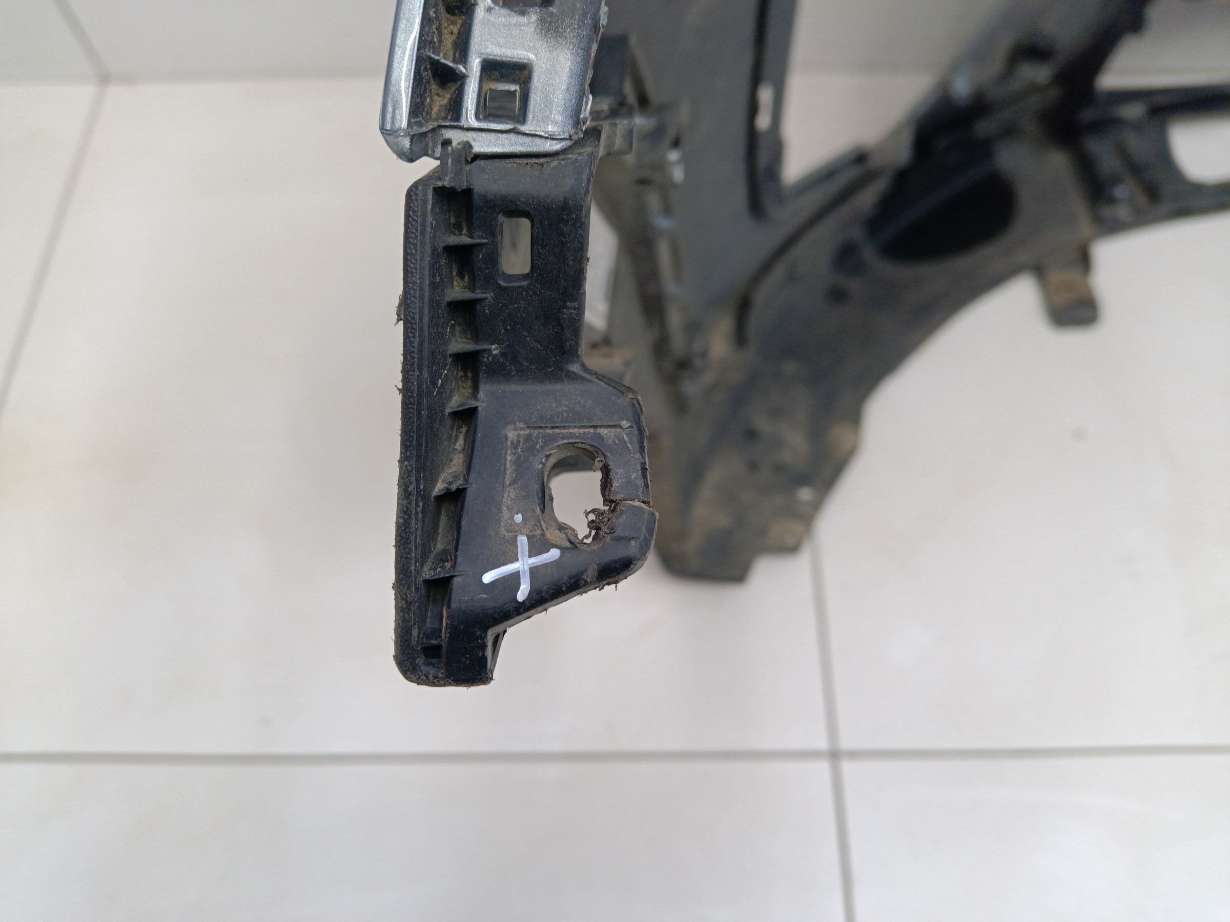 Бампер передний Kia Sportage 4 Restail