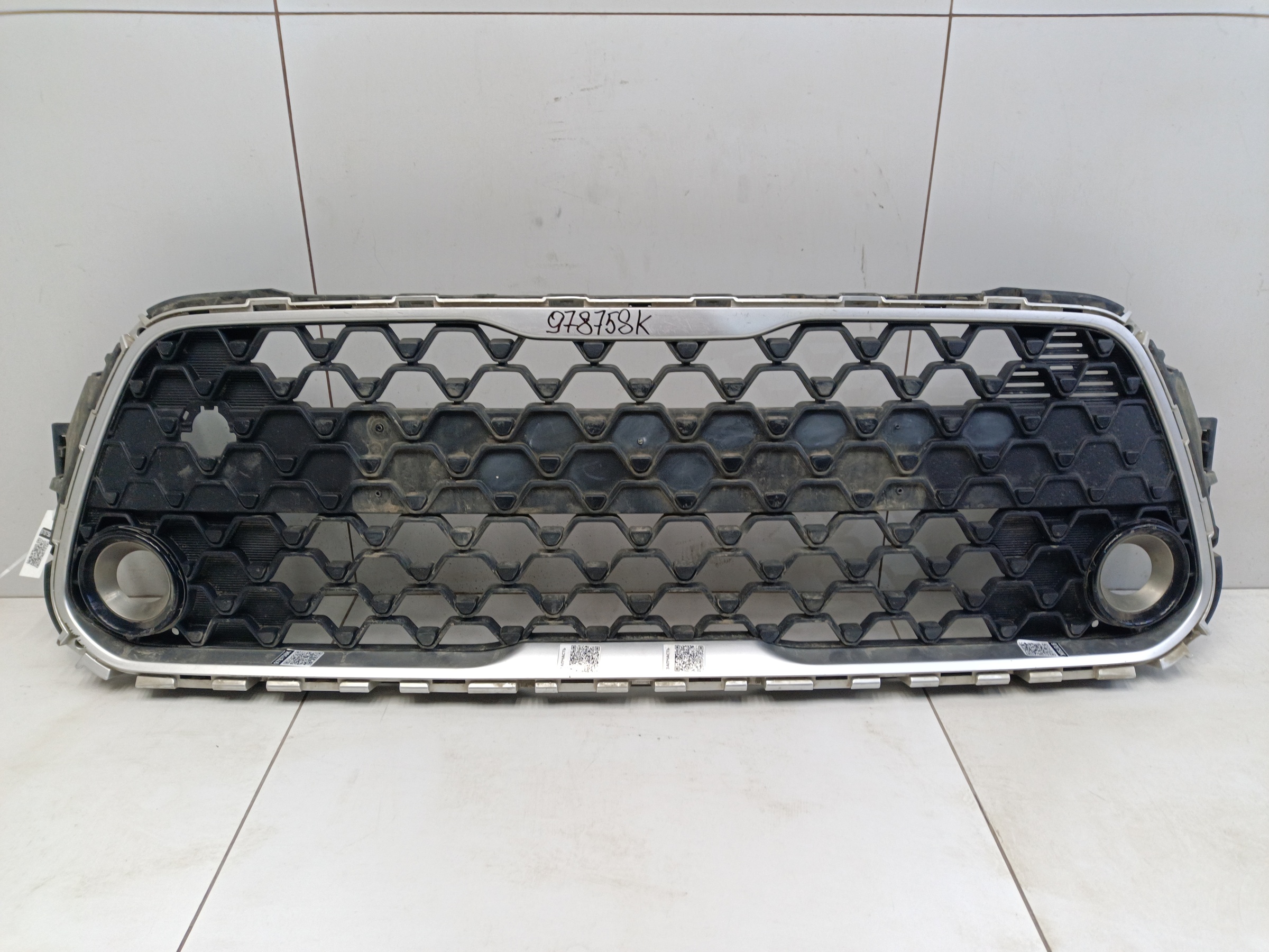 Решётка переднего бампера центральная KIA Soul 3