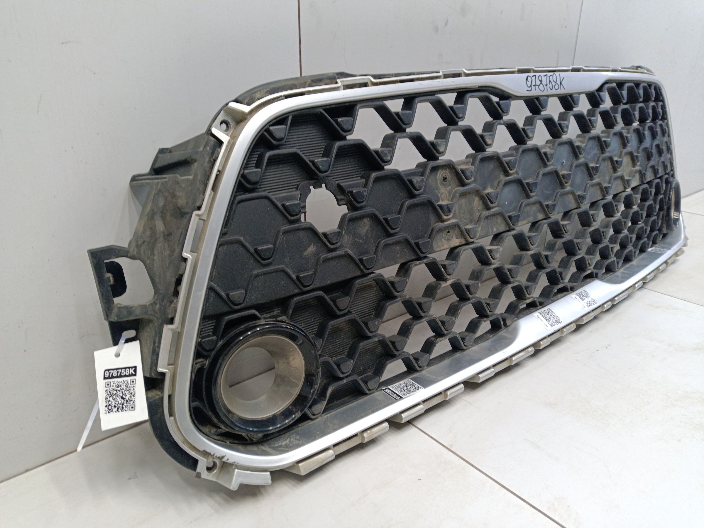 Решётка переднего бампера центральная KIA Soul 3