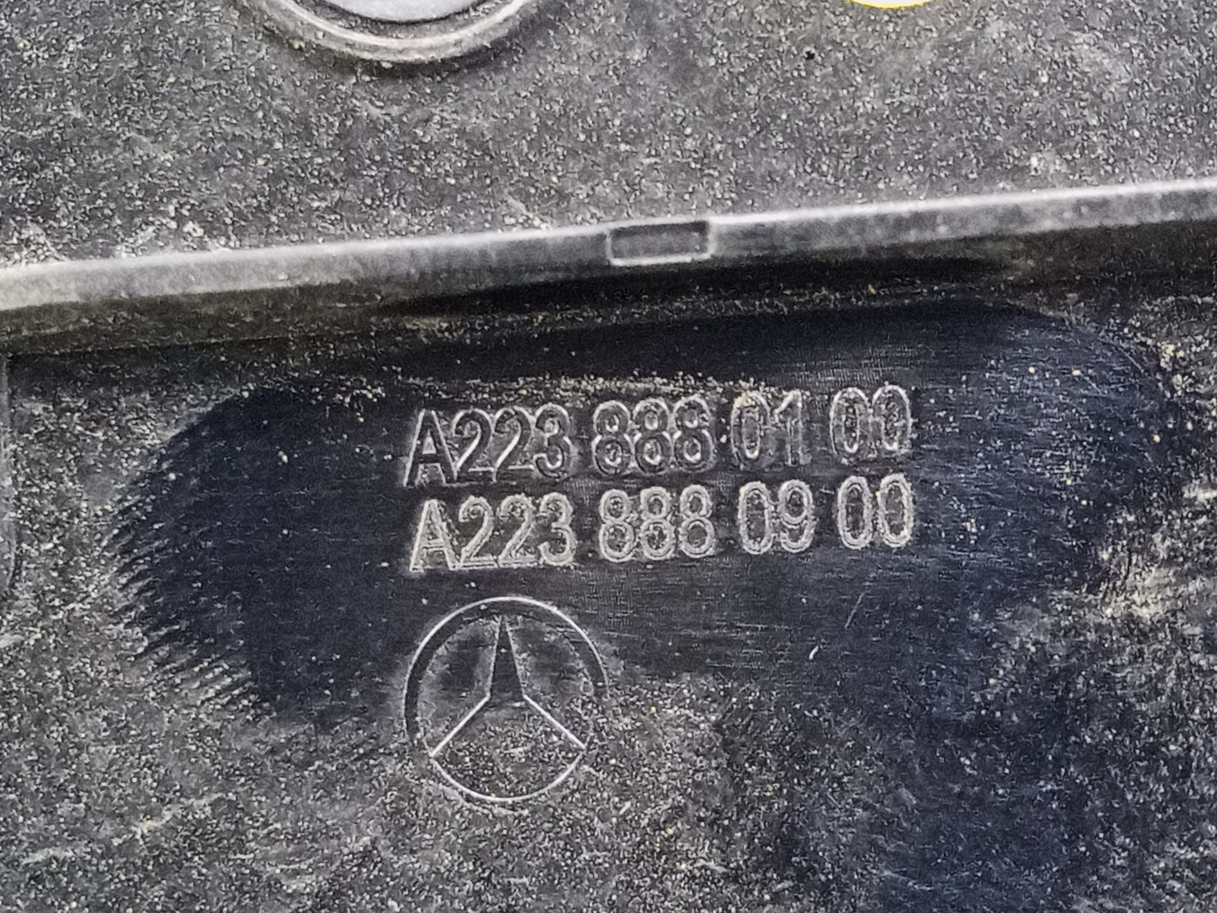 Накладка решетки радиатора Mercedes Benz S-Klasse W223 Maybach