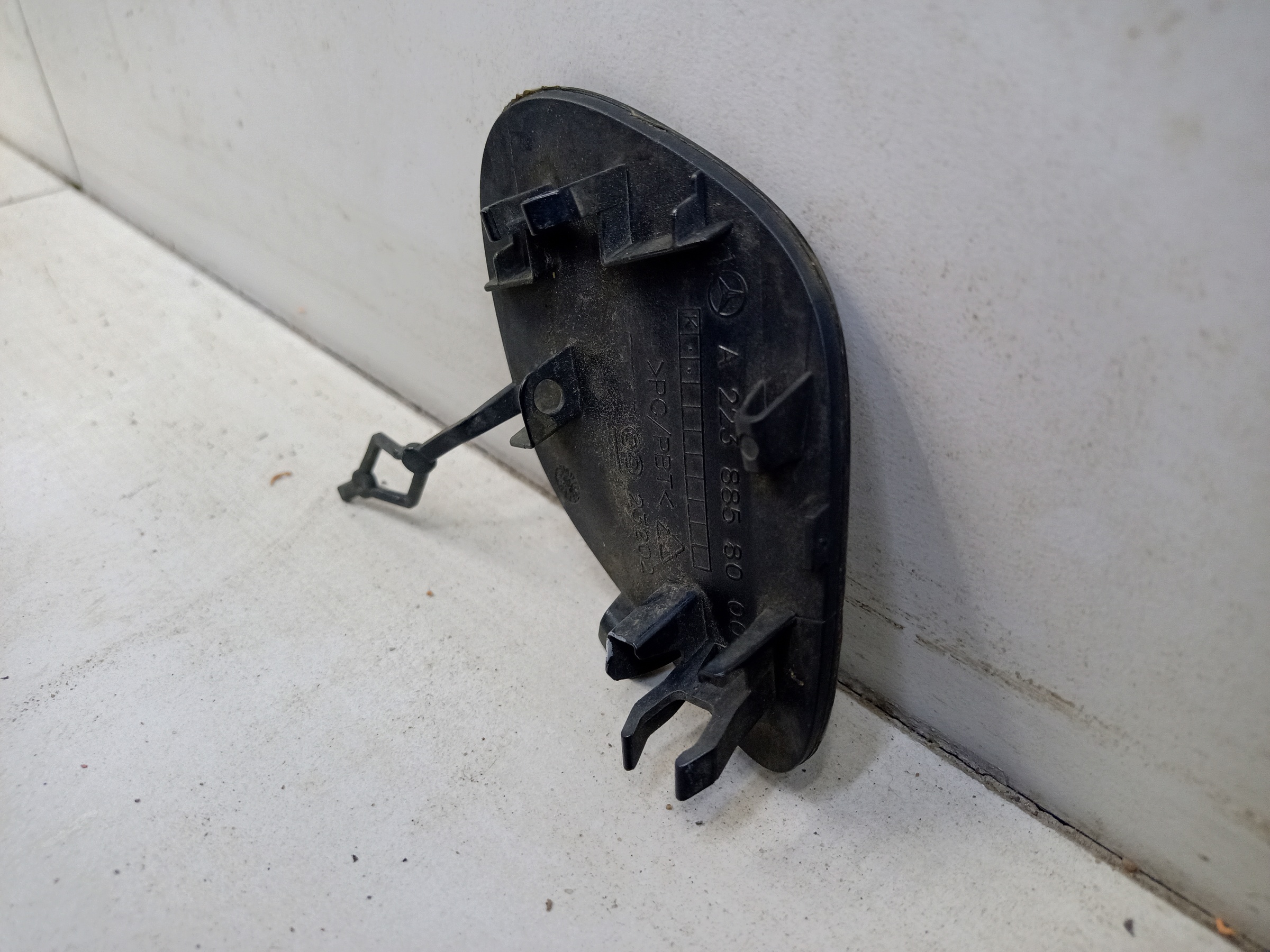 Заглушка буксировочного крюка переднего бампера Mercedes Benz S-Klasse W223 Maybach