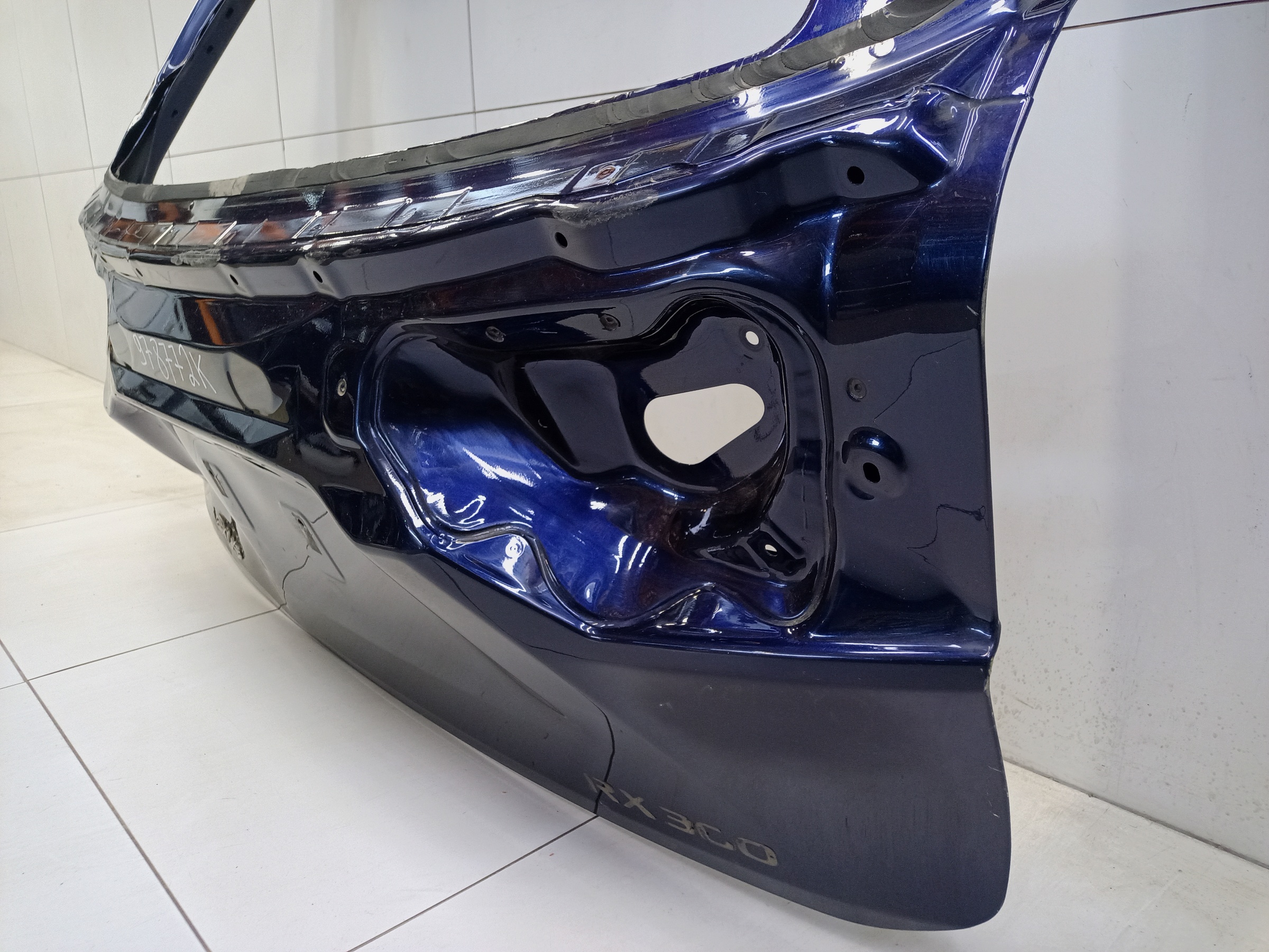 Крышка багажника Lexus RX 4