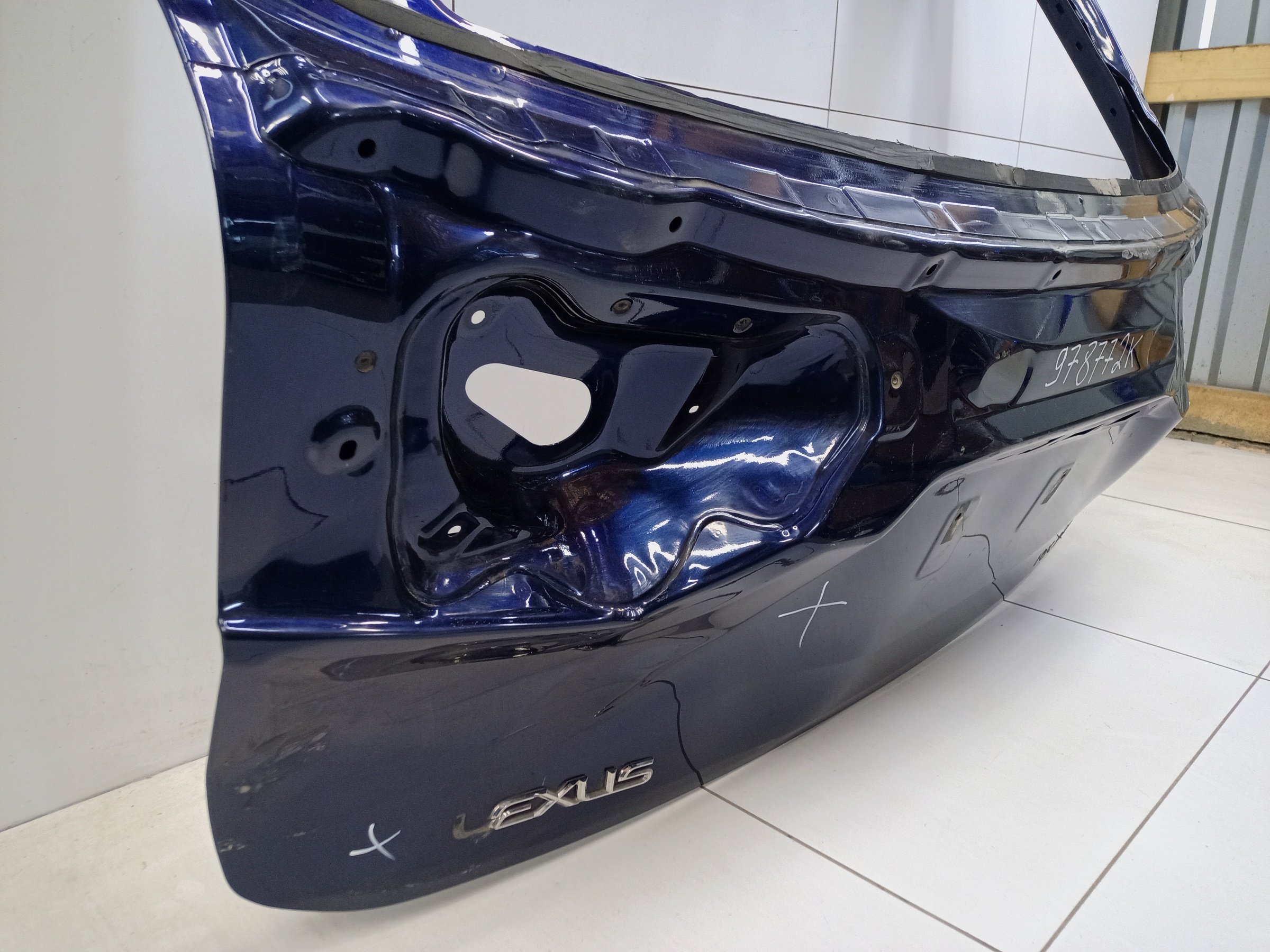 Крышка багажника Lexus RX 4