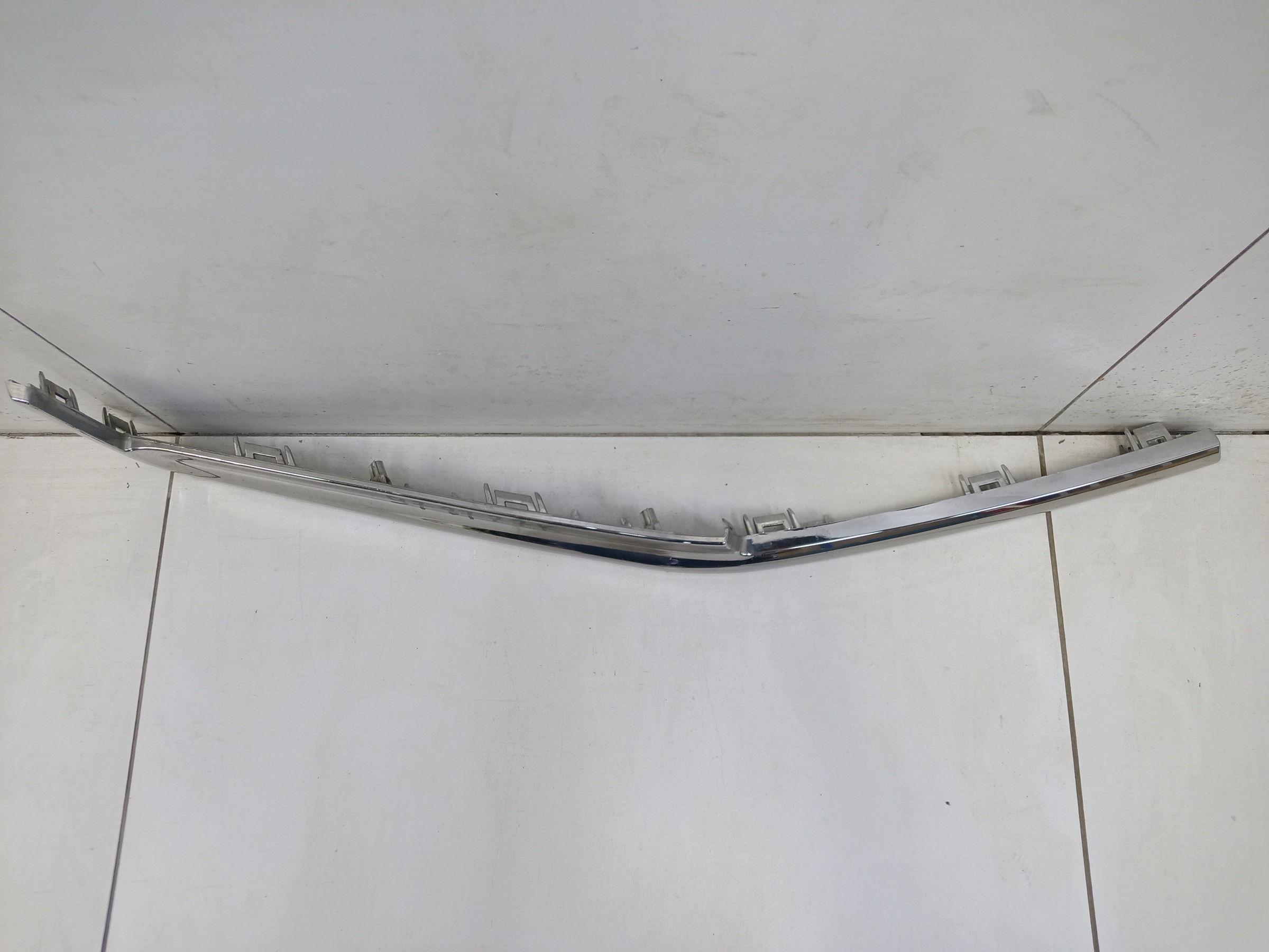 Накладка хром переднего бампера правая Tank 500