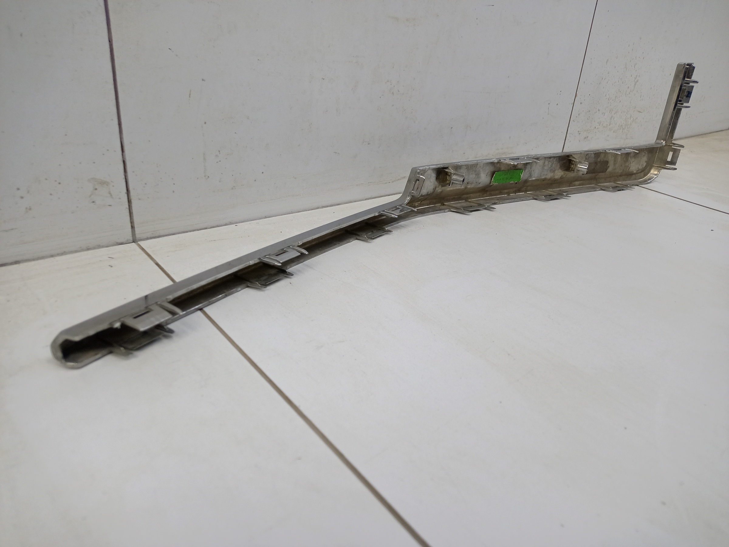 Накладка хром переднего бампера правая Tank 500