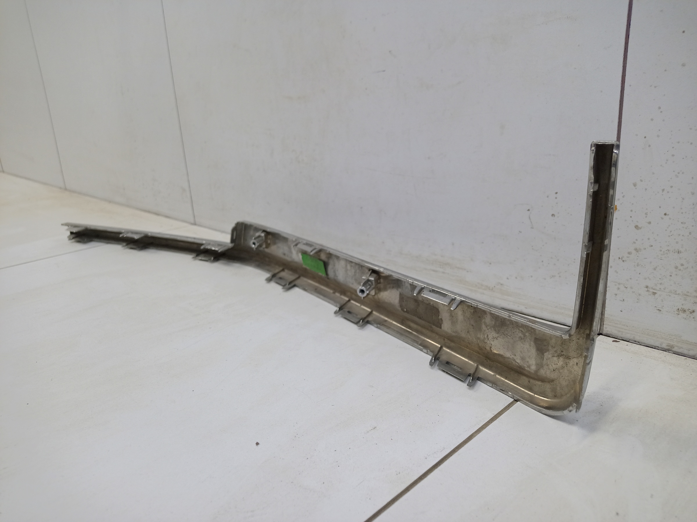 Накладка хром переднего бампера правая Tank 500