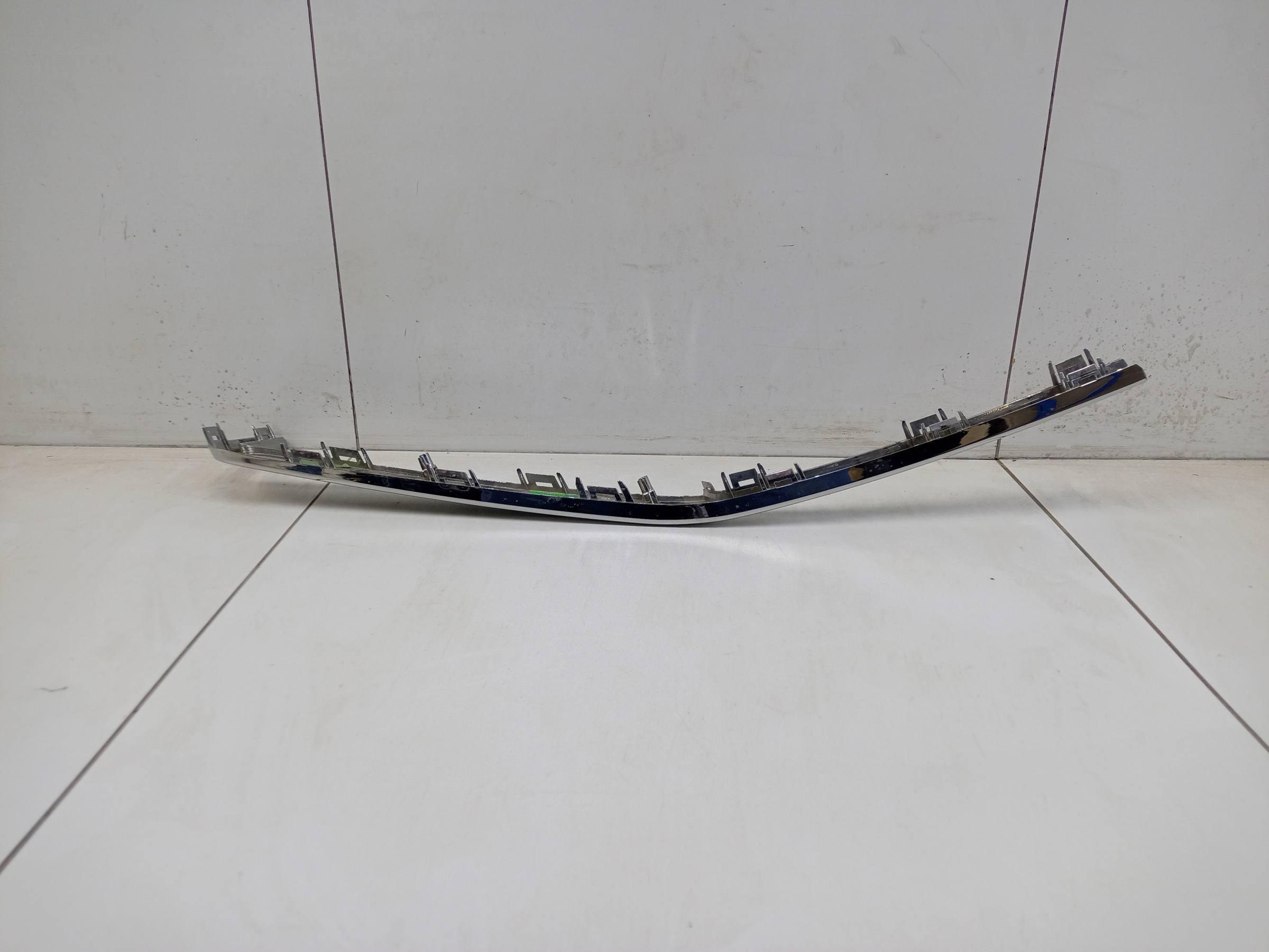 Накладка хром переднего бампера левая Tank 500