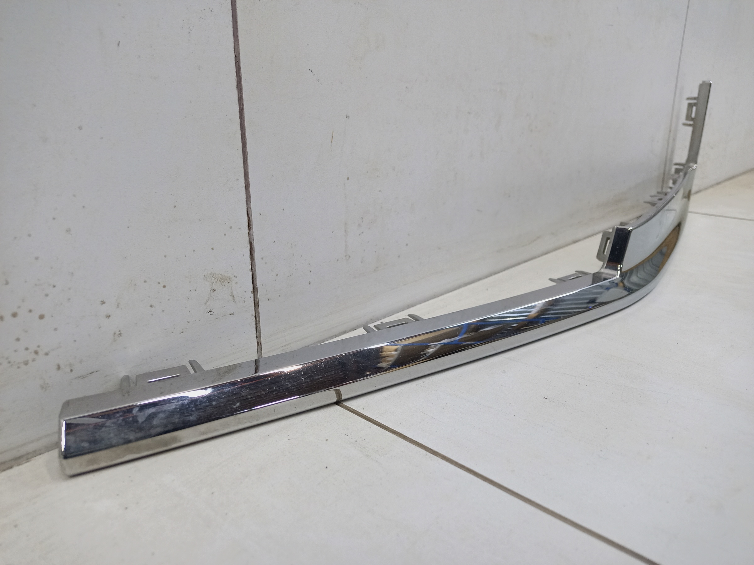 Накладка хром переднего бампера левая Tank 500