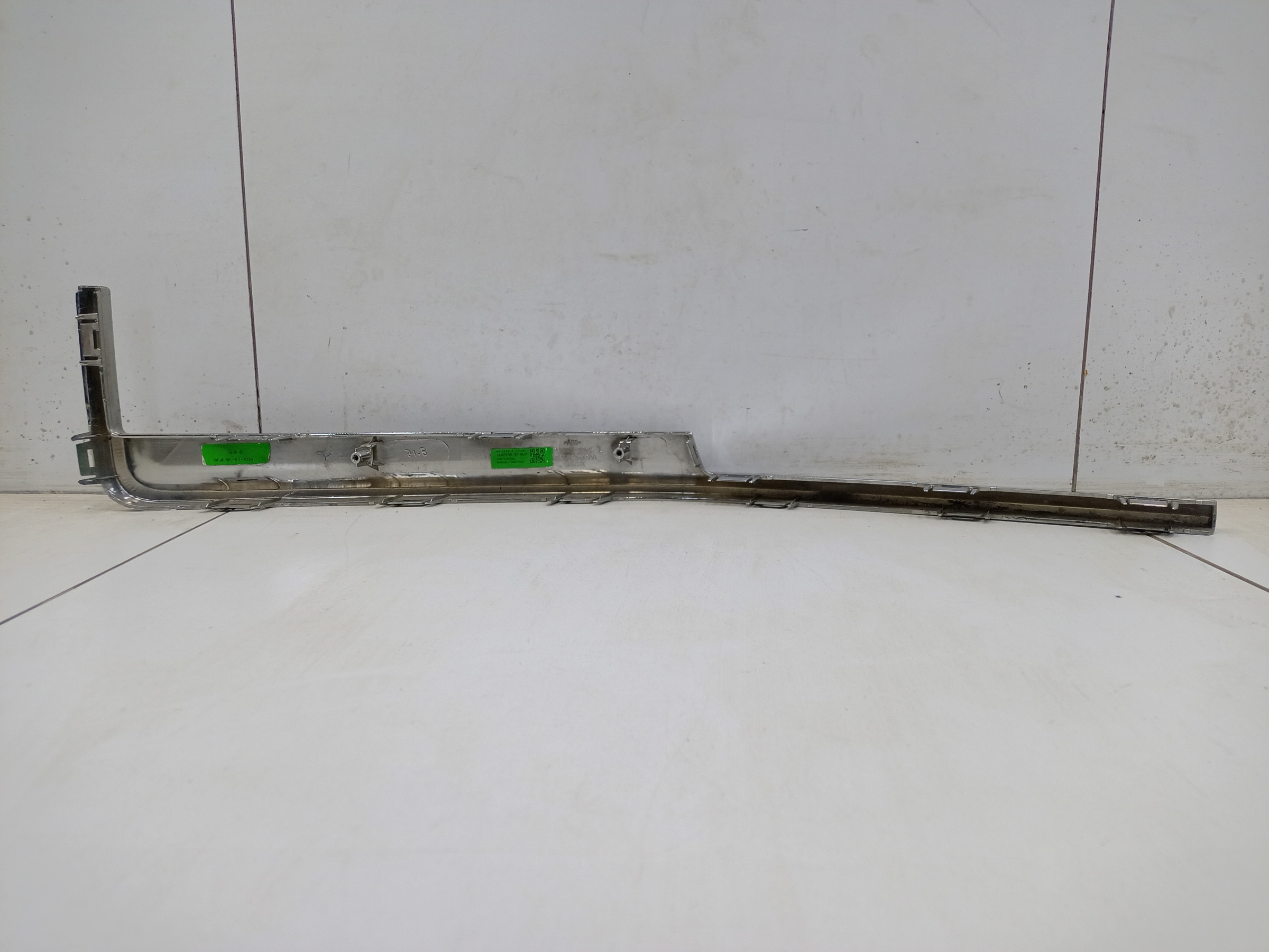 Накладка хром переднего бампера левая Tank 500