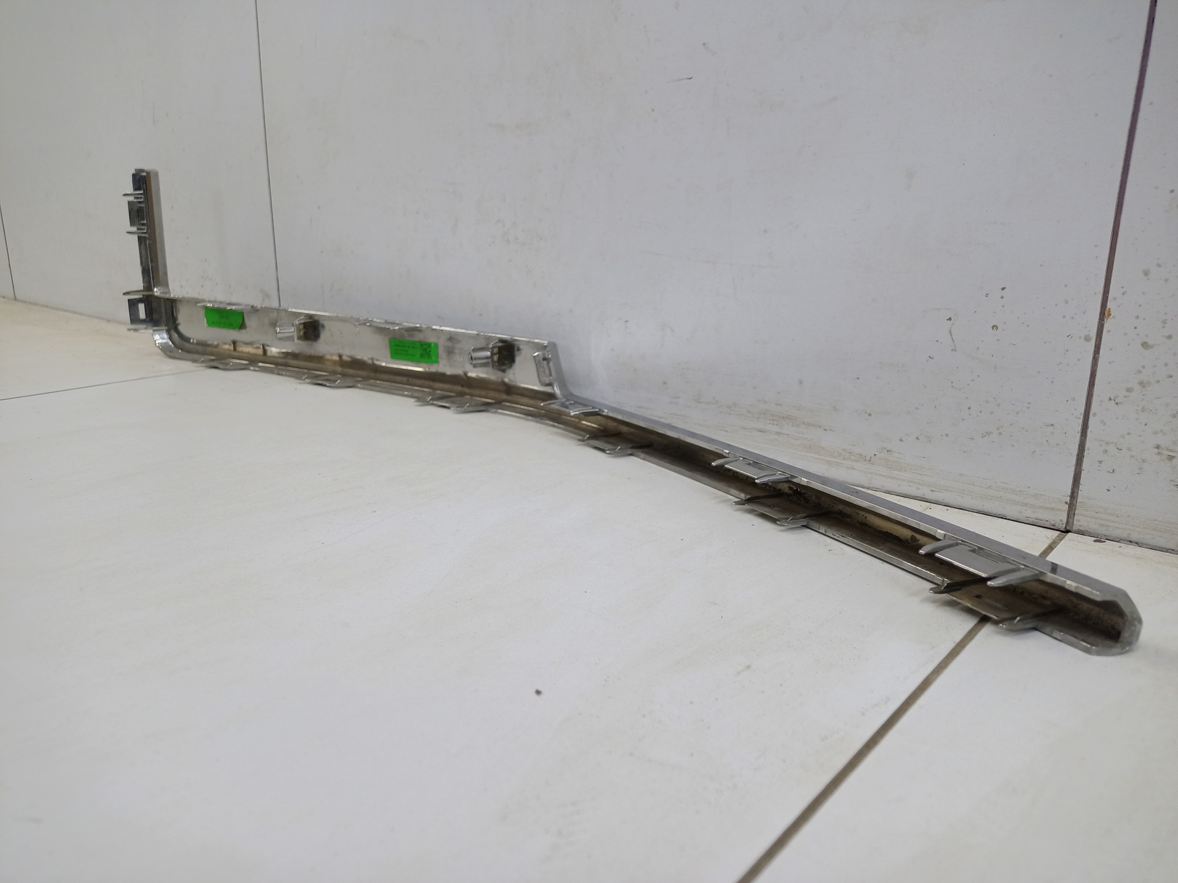 Накладка хром переднего бампера левая Tank 500