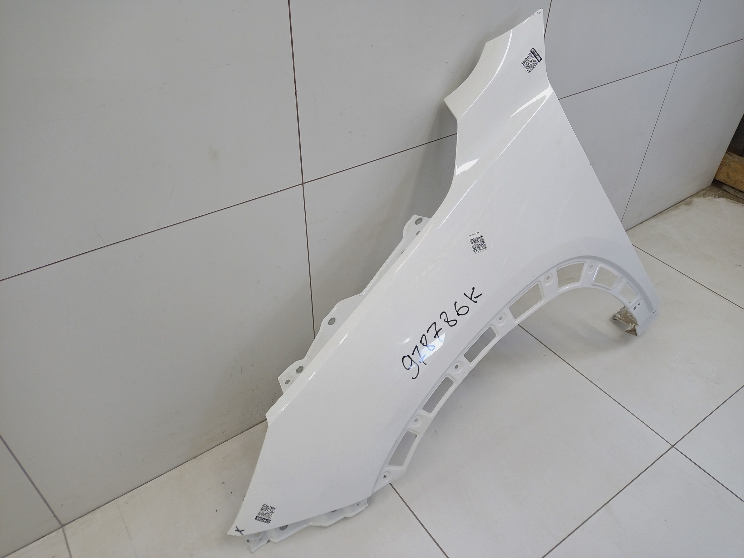 Крыло переднее левое Exeed LX