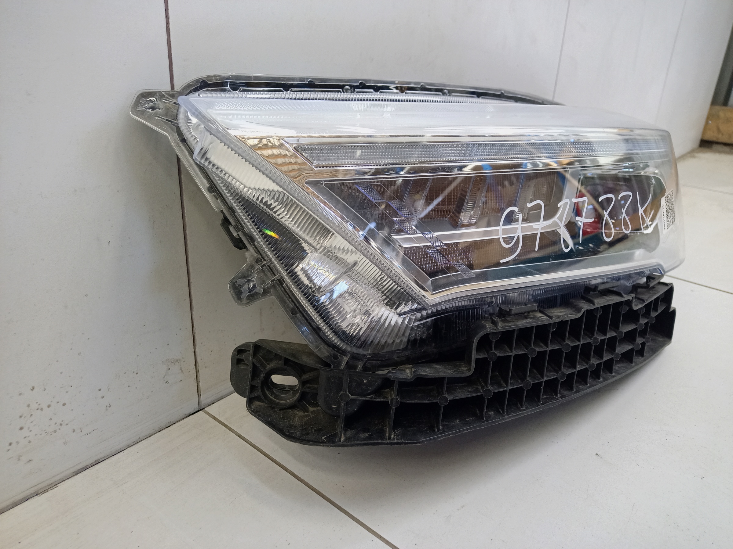 Фара передняя левая Haval M6 2 LED