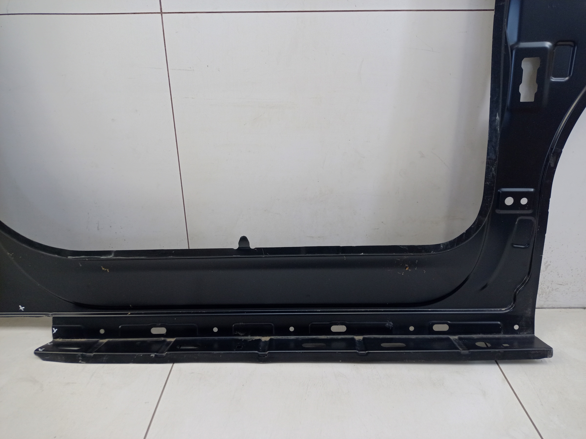 Панель кузова боковая левая Volkswagen iD4