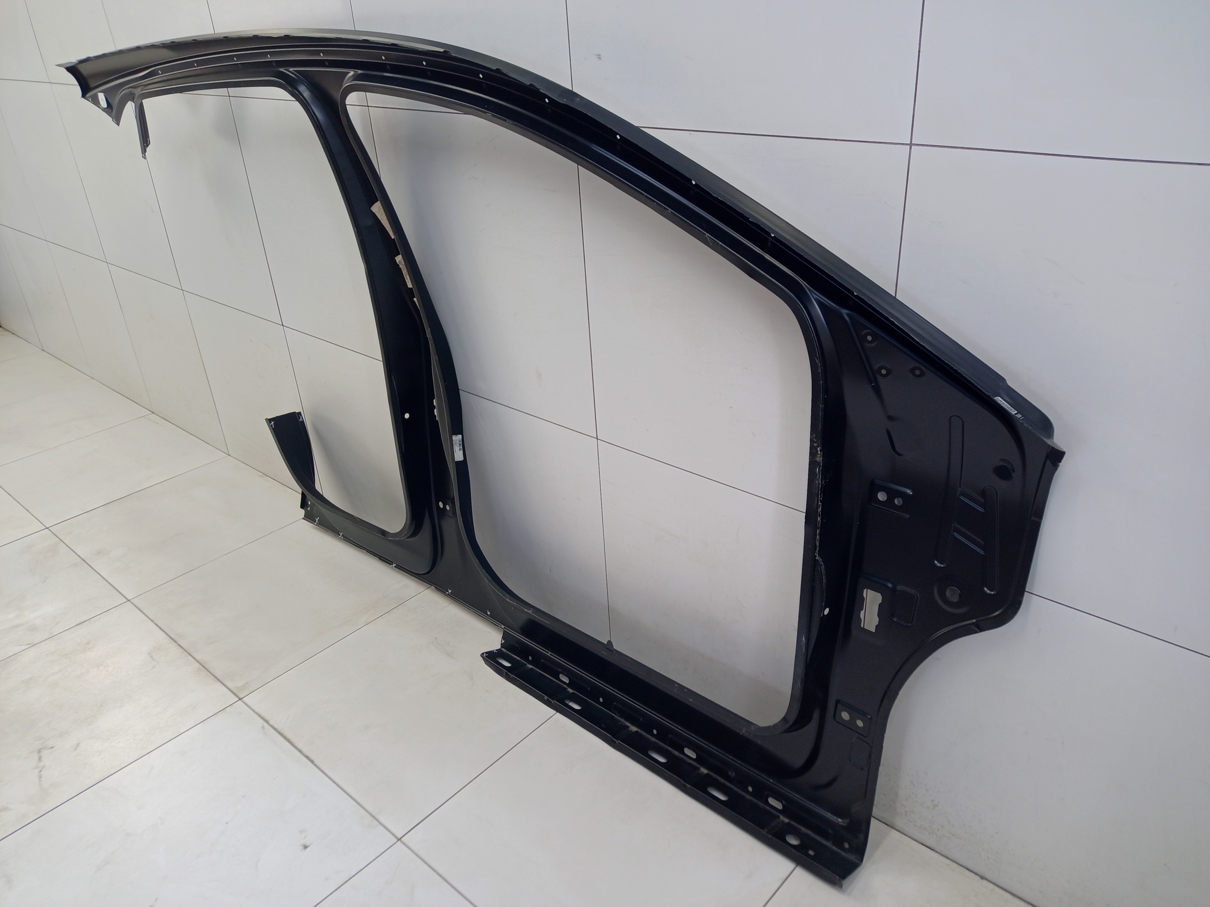 Панель кузова боковая левая Volkswagen iD4