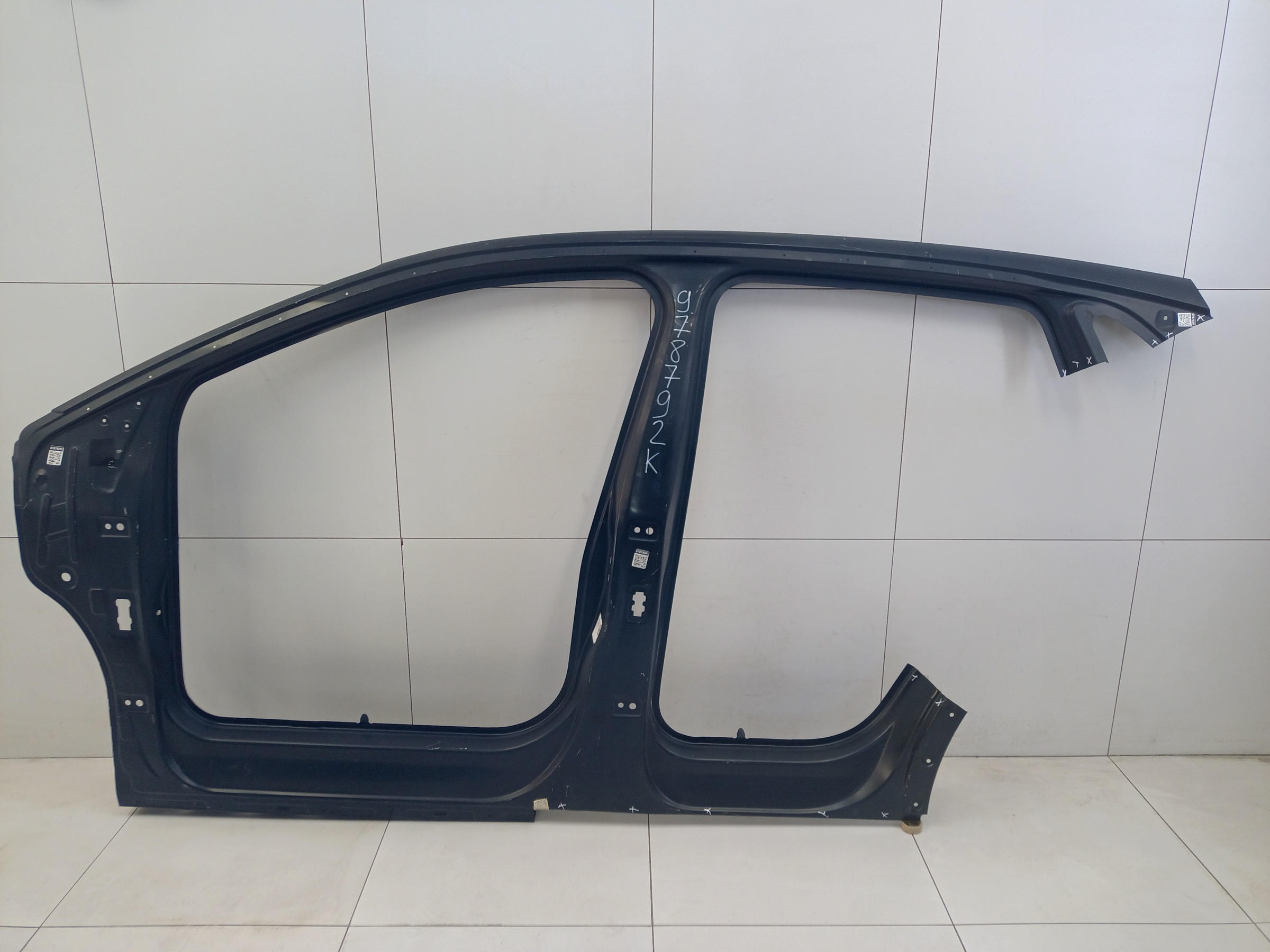 Панель кузова боковая левая Volkswagen iD4