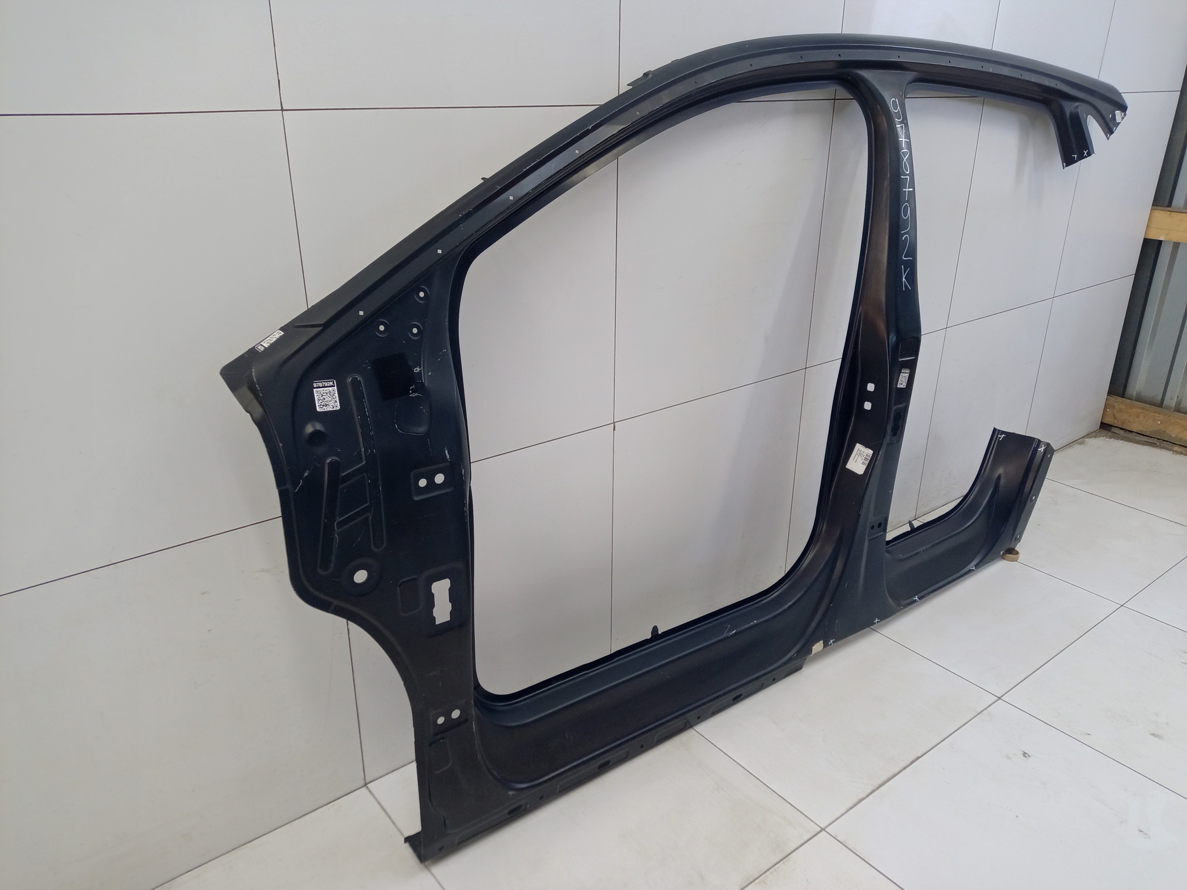 Панель кузова боковая левая Volkswagen iD4