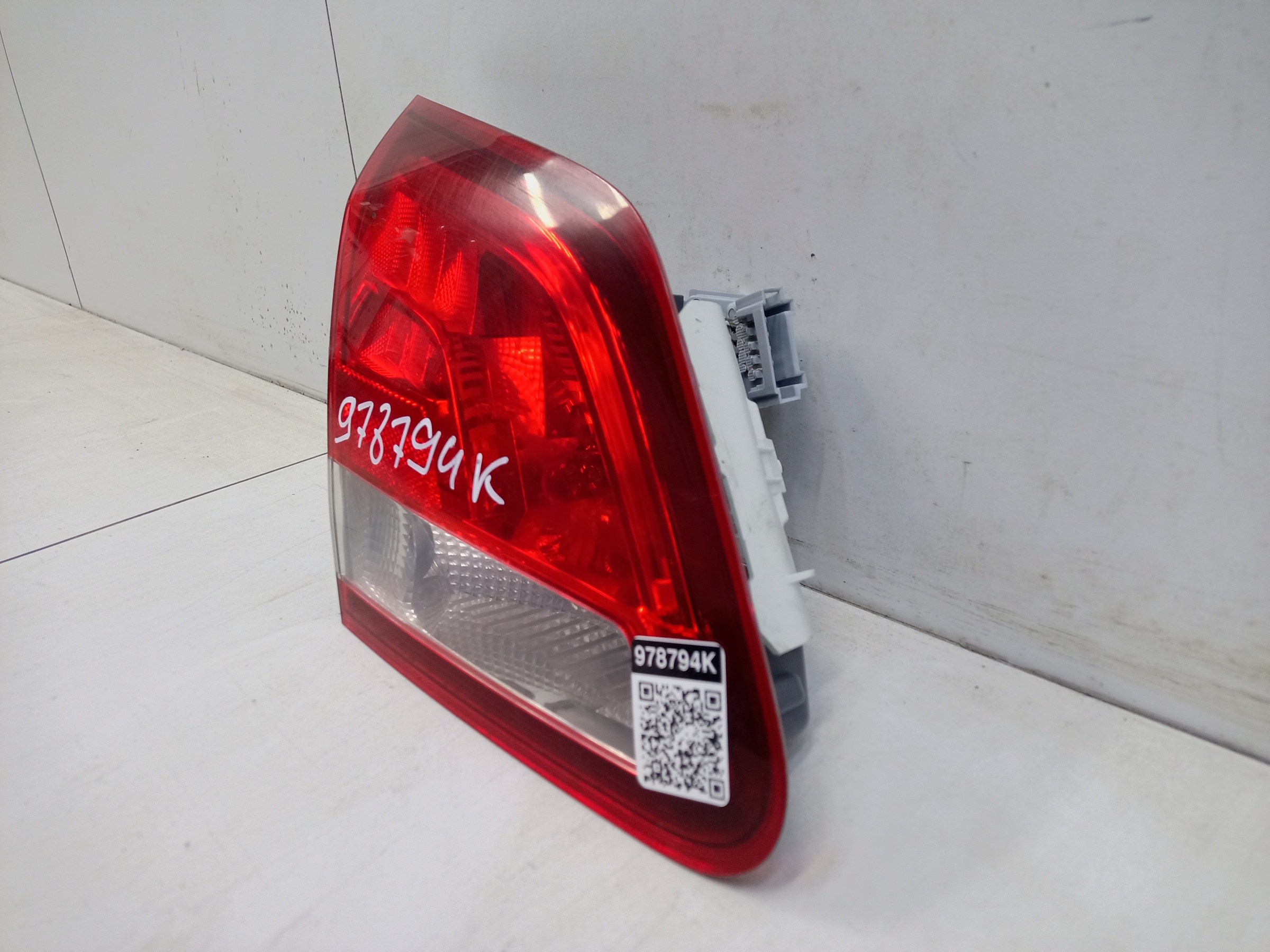 Фонарь задний левый внутренний Mercedes Benz B-Klasse W246