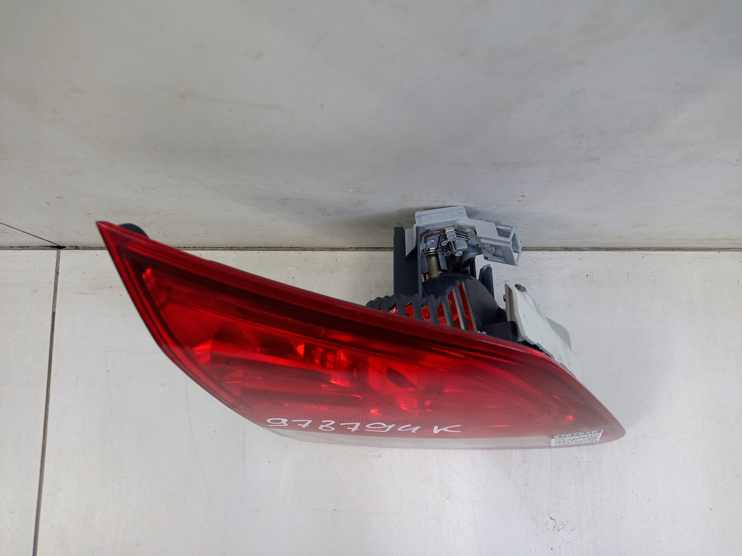 Фонарь задний левый внутренний Mercedes Benz B-Klasse W246