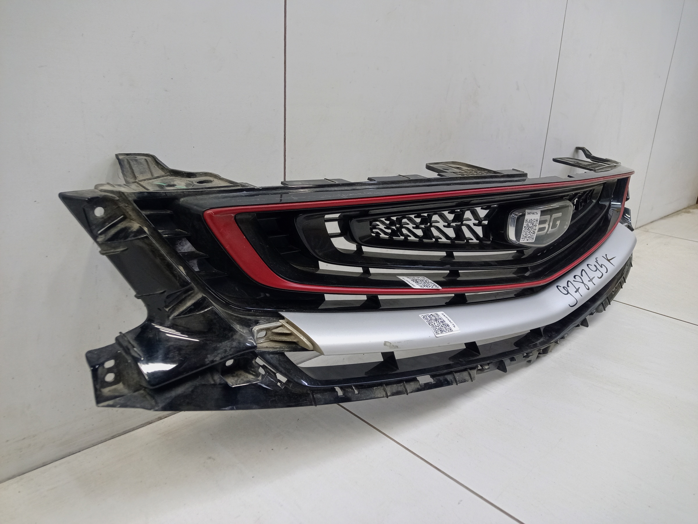 Решетка радиатора Geely Coolray без камеры